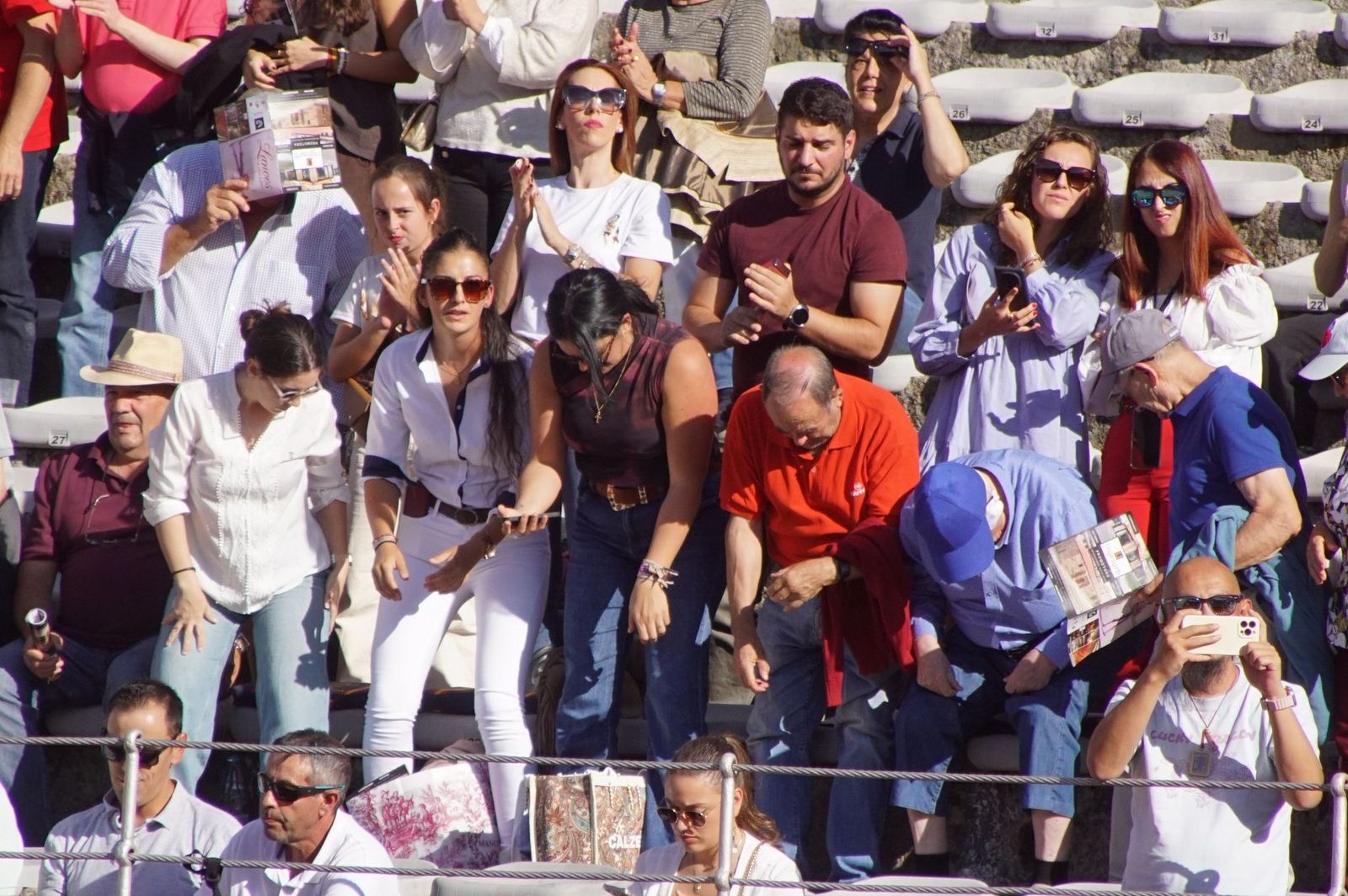 Así han vivido los salmantinos el primer festejo de la feria taurina 2025: imágenes del ambiente en los tendidos y en el patio de cuadrillas