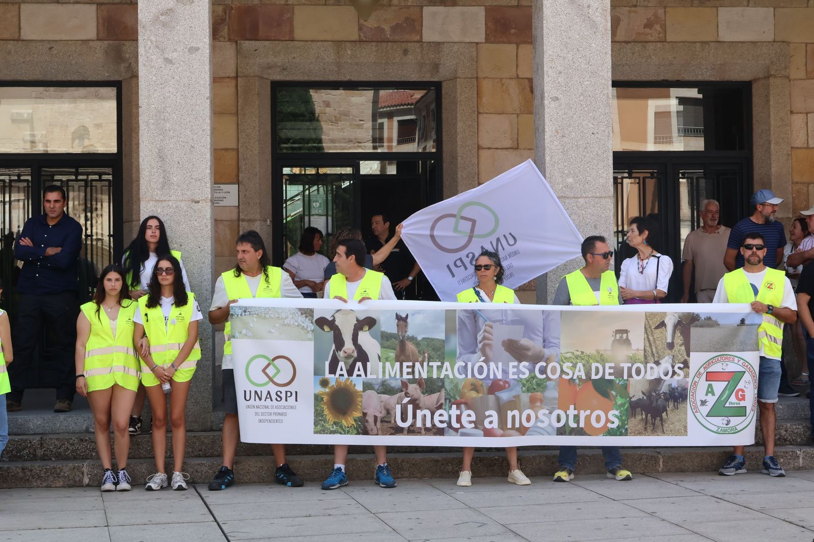 Marcha silenciosa en homenaje a David Lafoz (53).JPG