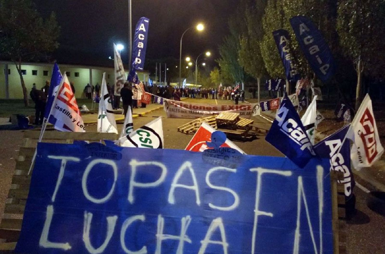 Topas funcionarios huelga