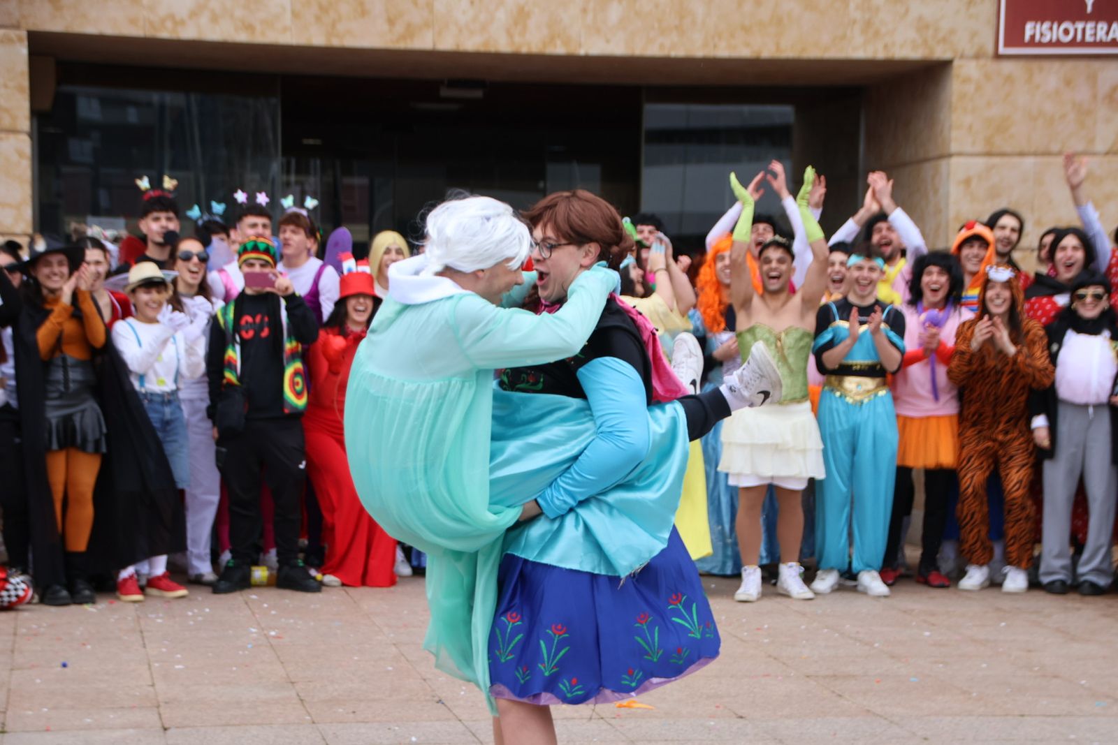 Charanga fiestas Enfermería y Fisioterapia USAL