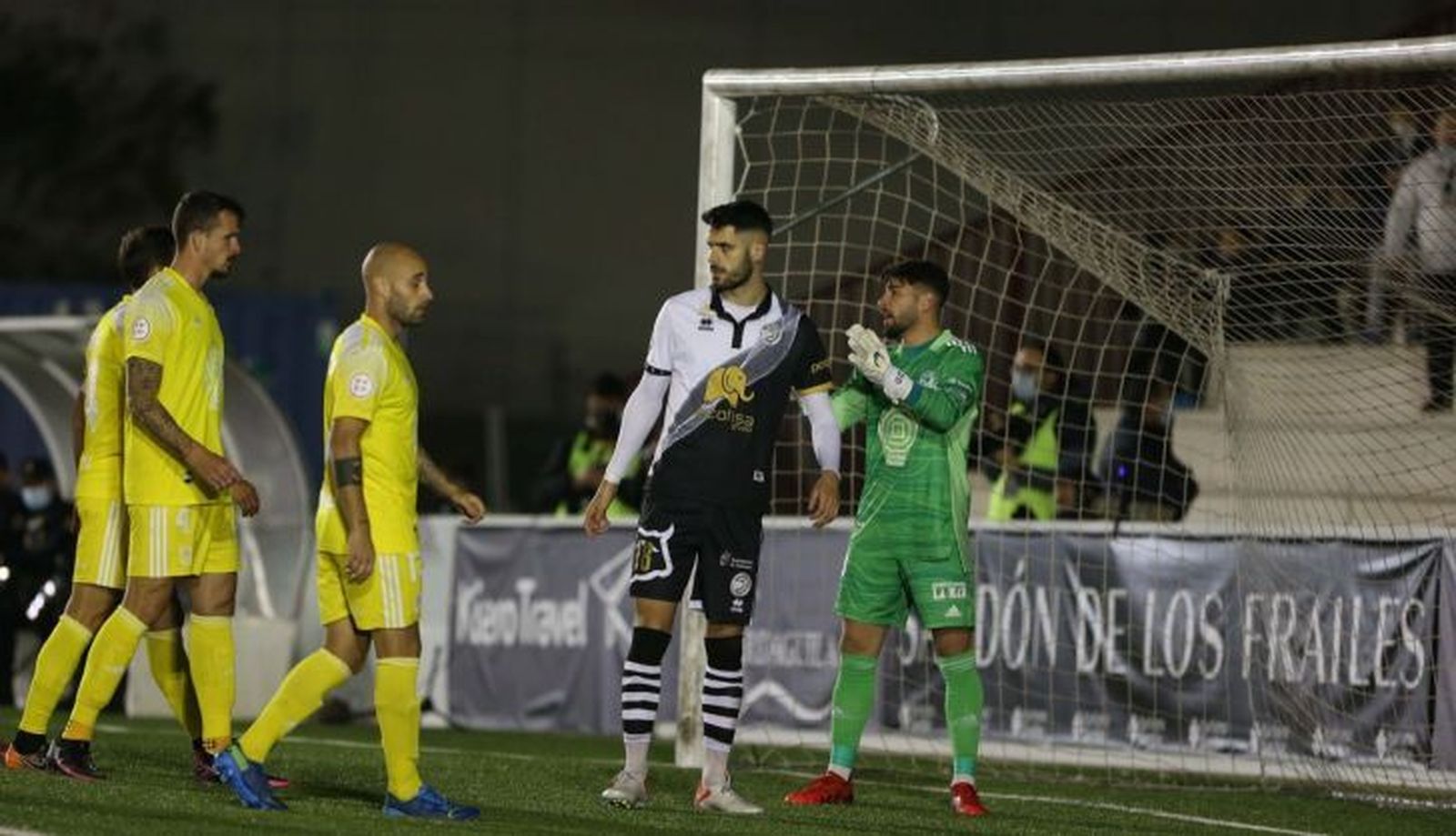 Fernando Román, ante el Badajoz / FOTO SALAMANCA24HORAS.COM