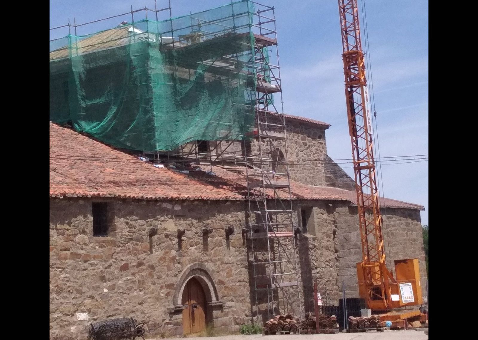 Obras en el santuario de Nuestra Señora de La Carballeda. Archivo