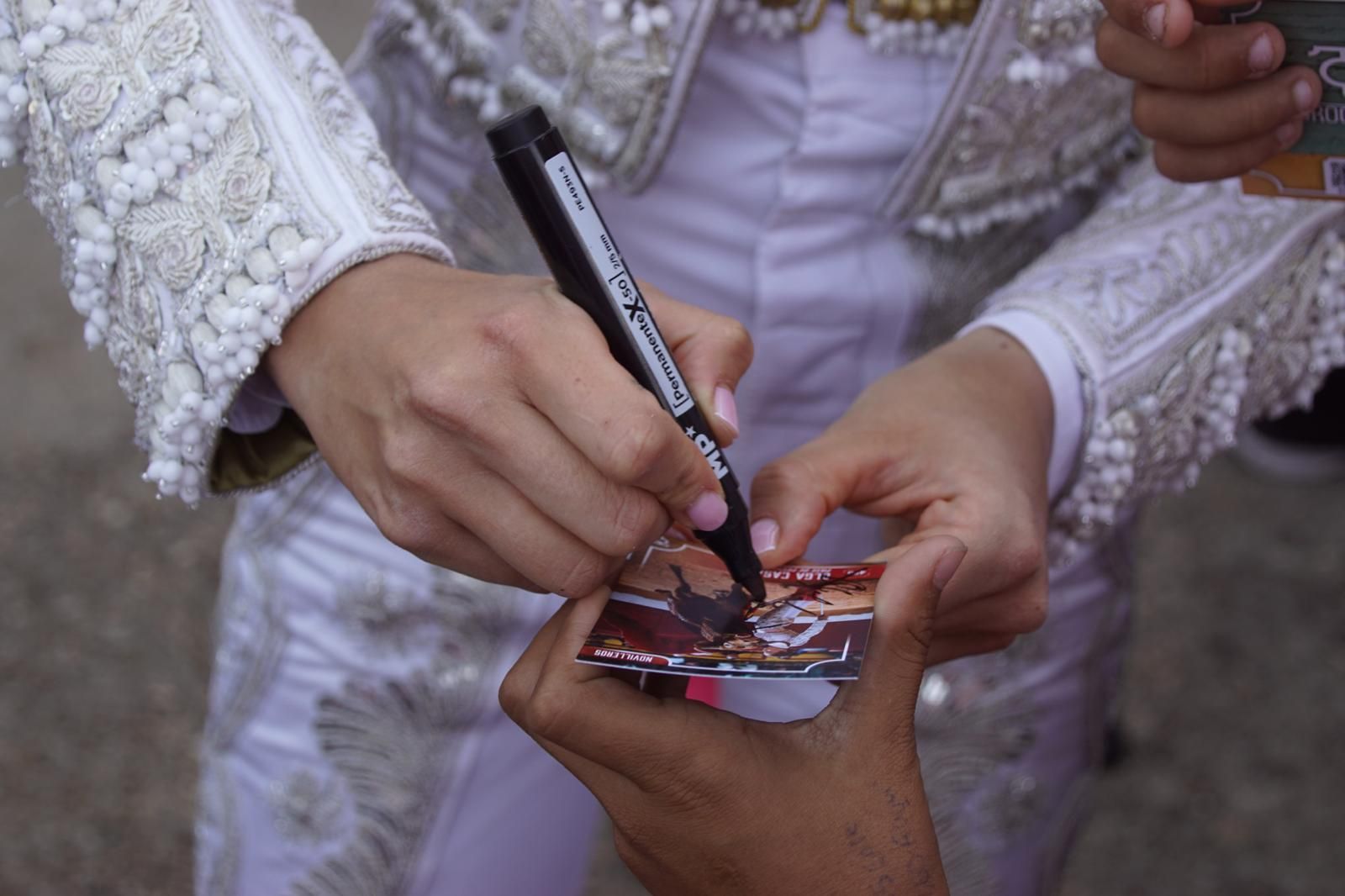 Así han vivido los salmantinos el primer festejo de la feria taurina 2025: imágenes del ambiente en los tendidos y en el patio de cuadrillas