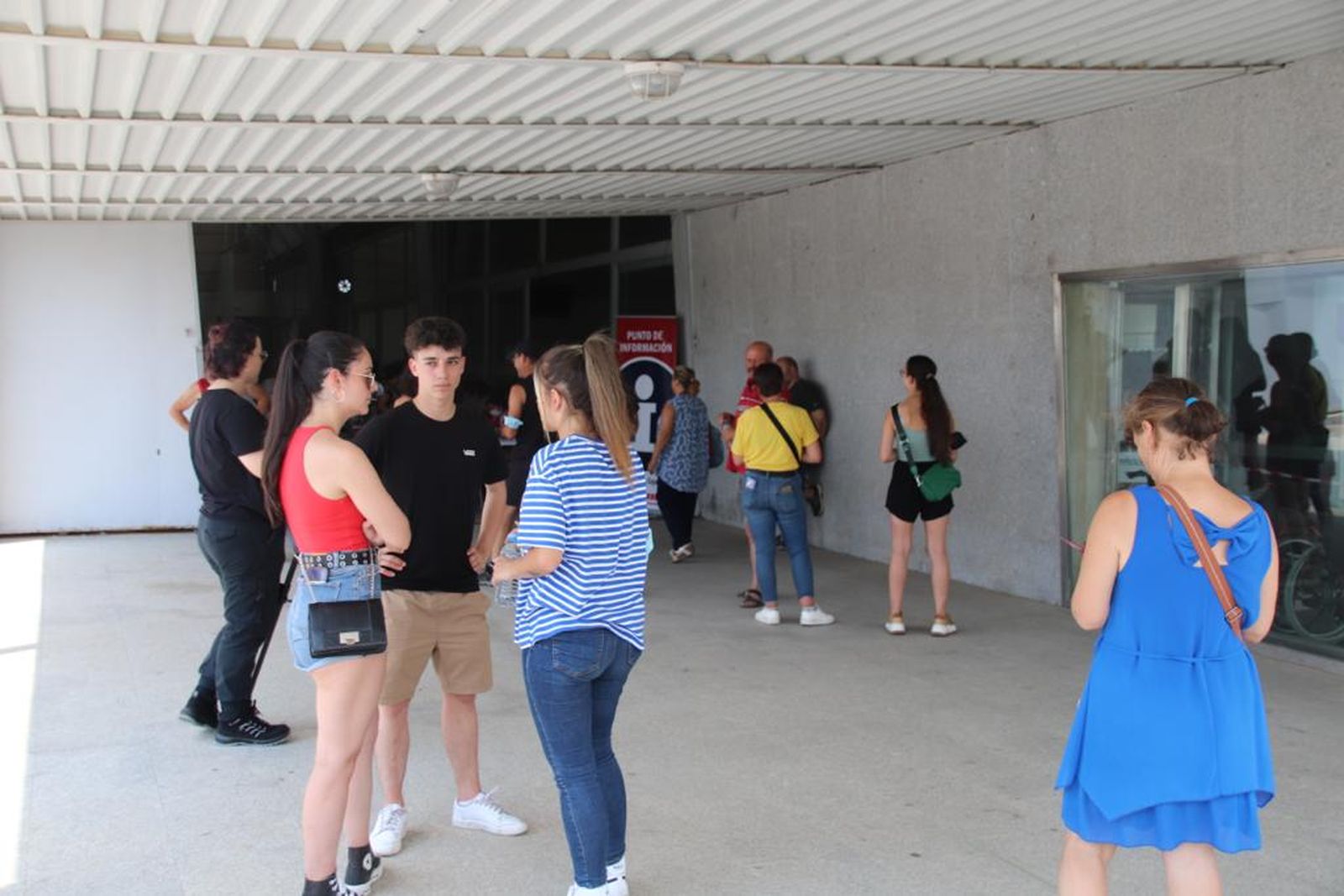 vecinos-de-monsagro-evacuados-en-el-pabellon-de-ciudad-rodrigo-foto-s24h-15