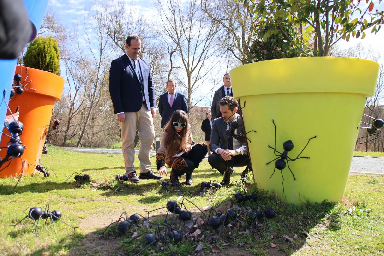 Borja Sémper visita Santa Marta de Tormes junto al presidente, secretario general y diputados del PP en Salamanca. Fotos Andrea M.