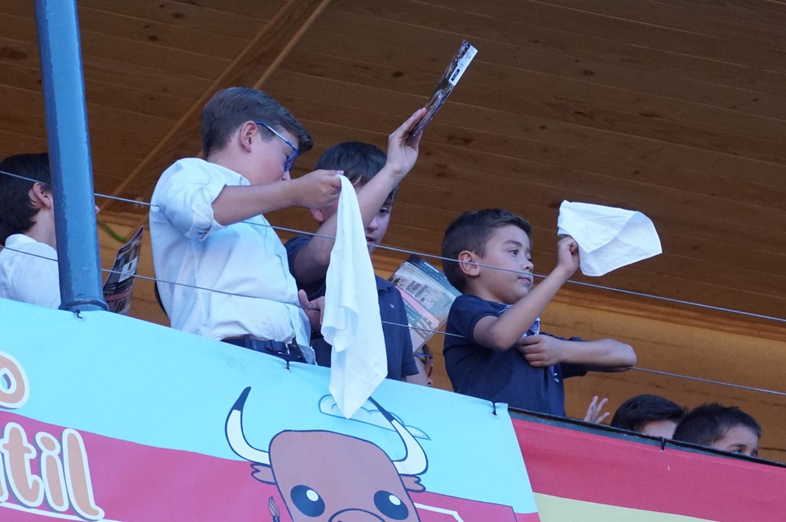 Así ha vivido la afición de La Glorieta el primer cartel de figuras de la feria: imágenes del ambiente en los tendidos y en el patio de cuadrillas