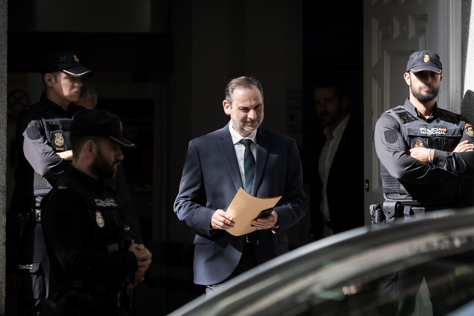 El exministro de Transportes José Luis Ábalos a su salida del Tribunal Supremo, a 15 de octubre de 2025, en Madrid (España).- Diego Radamés - Europa Press