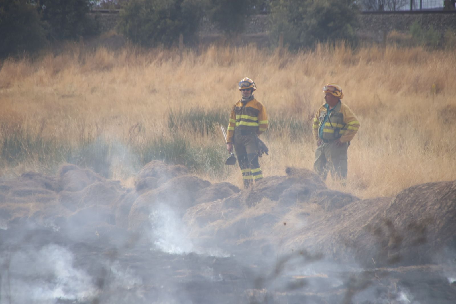 Un incendio de nivel 2 afecta al entorno rural de Martín de Yeltes