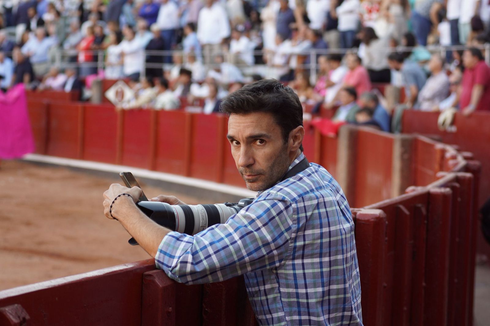 Así se ha vivido la primera corrida de la feria 2025 en La Glorieta: imágenes del ambiente en los tendidos y en el patio de cuadrillas