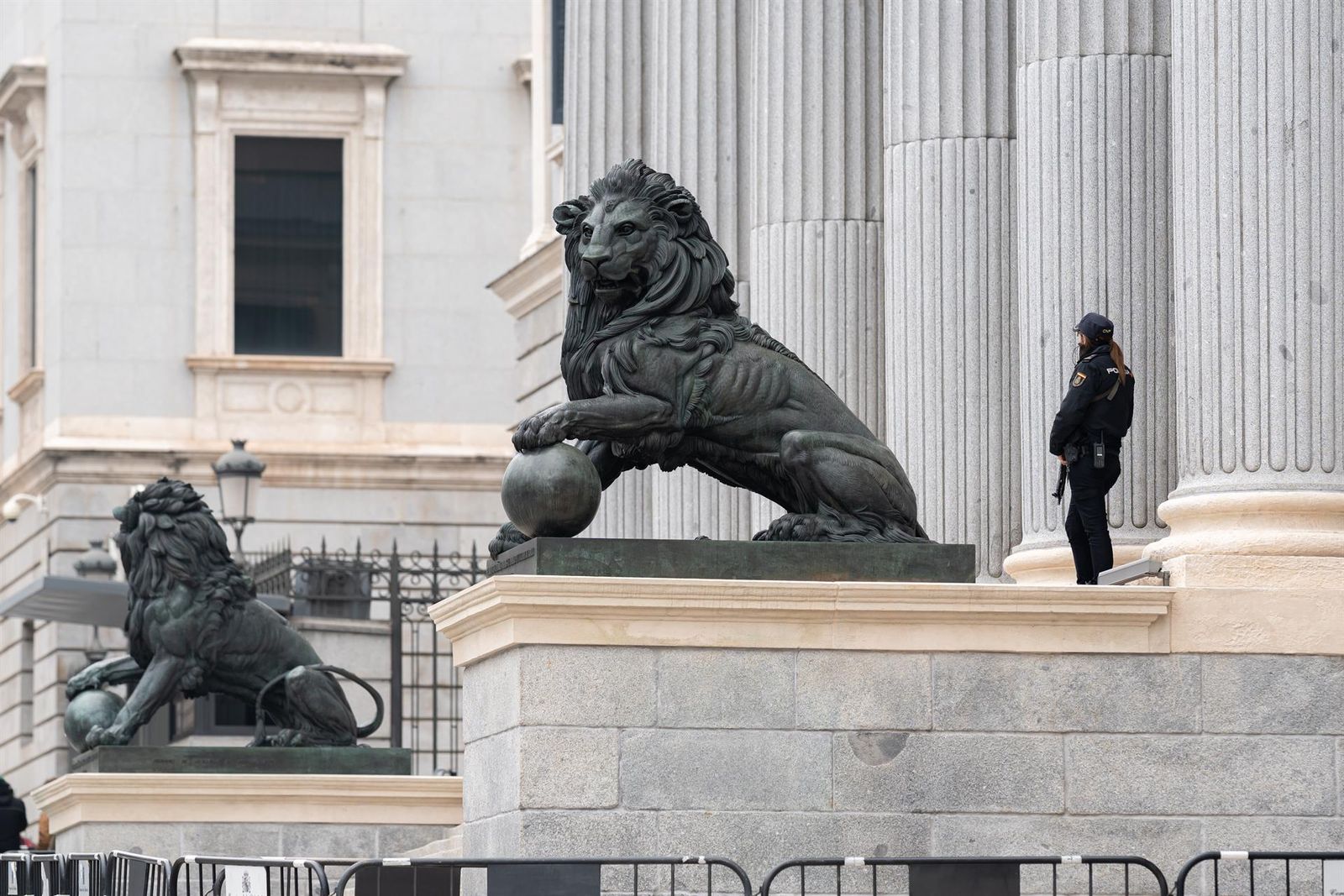 Leones del Congreso de los Diputados   Diego Radamés   Europa Press