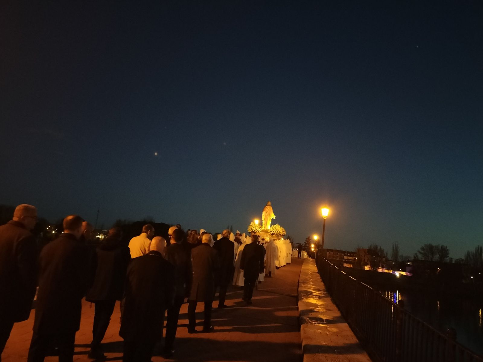 hermandad-penitencial-de-nuestro-senor-jesus-de-luz-y-vida-13