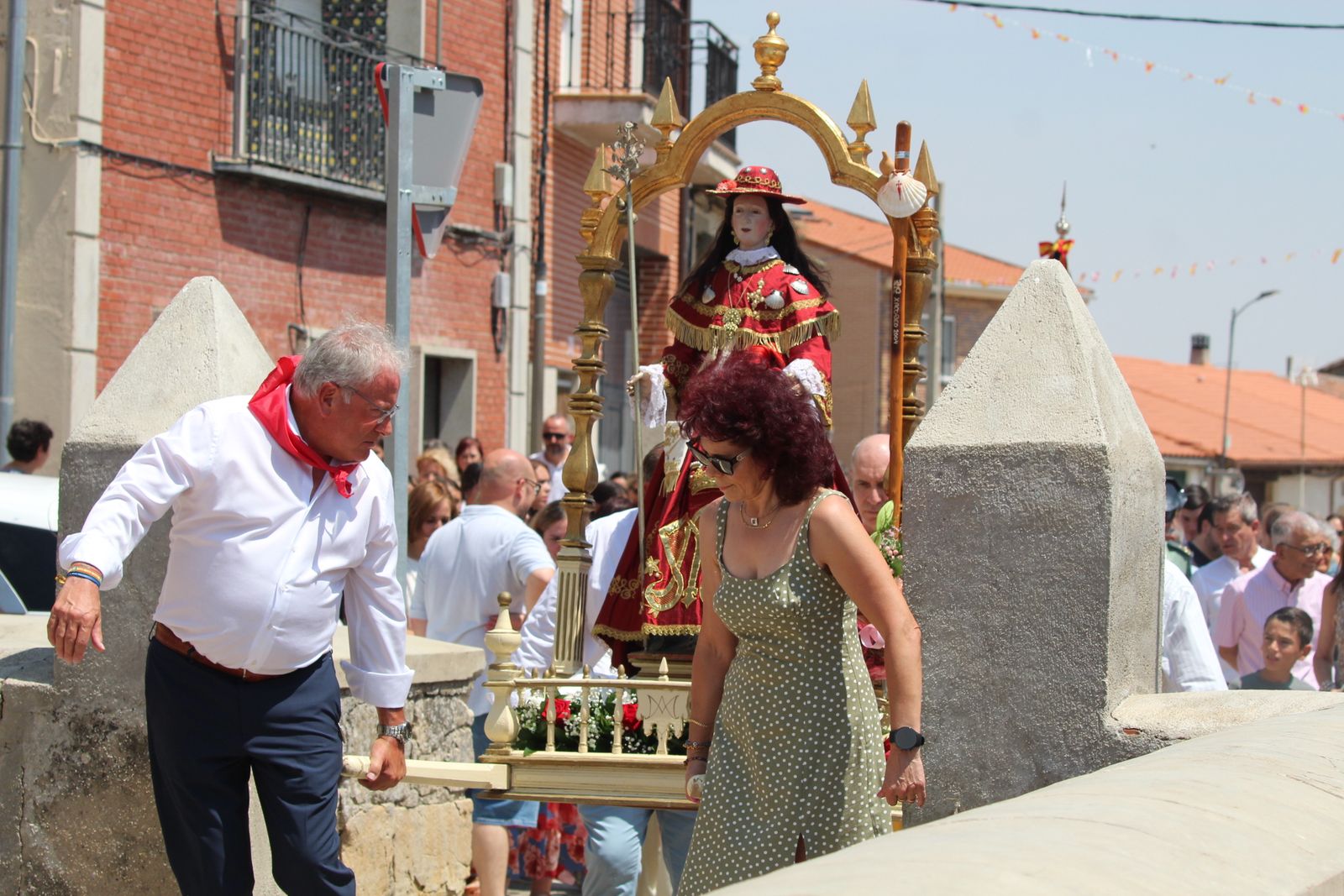 Moriscos. Procesión acompañada por la Agrupación Musical Virgen de la Vega