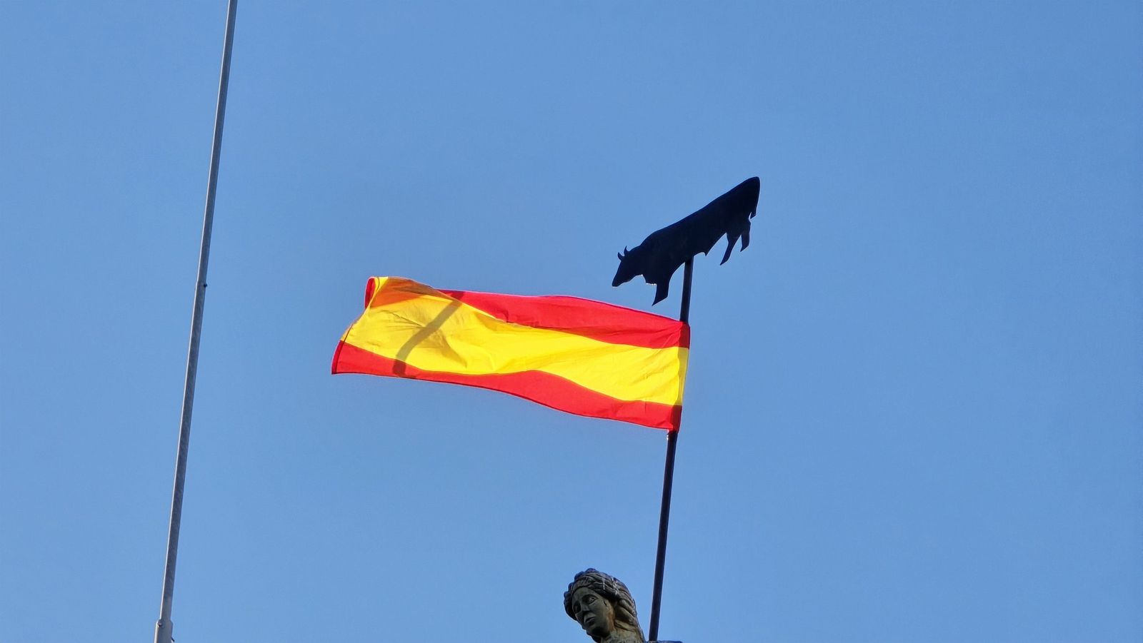 El alcalde de Salamanca, Carlos García Carbayo, y miembros de la Corporación Municipal asisten al tradicional acto de colocación de La Mariseca