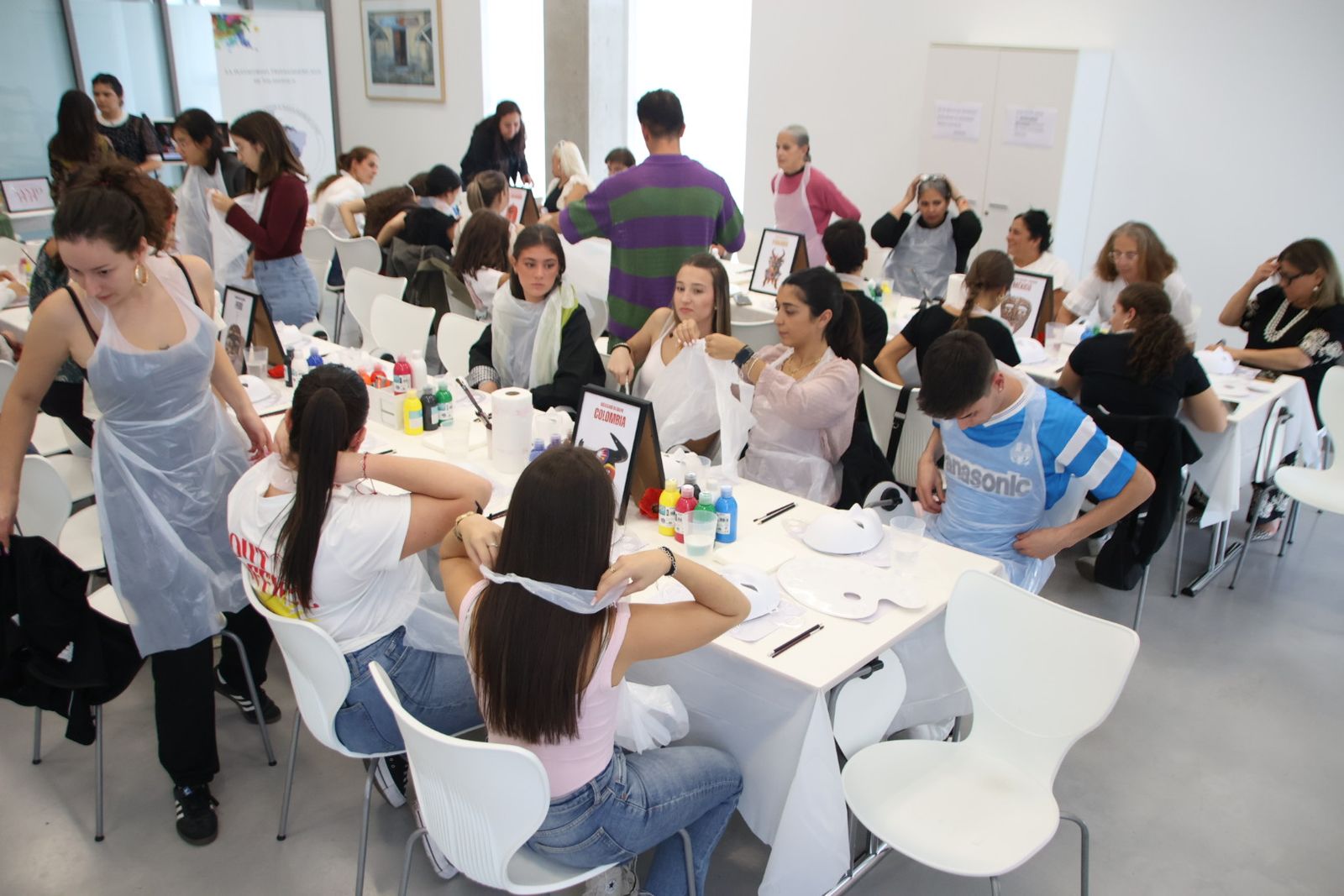 Taller de máscaras tradicionales incluido en la programación del Mes de la Hispanidad