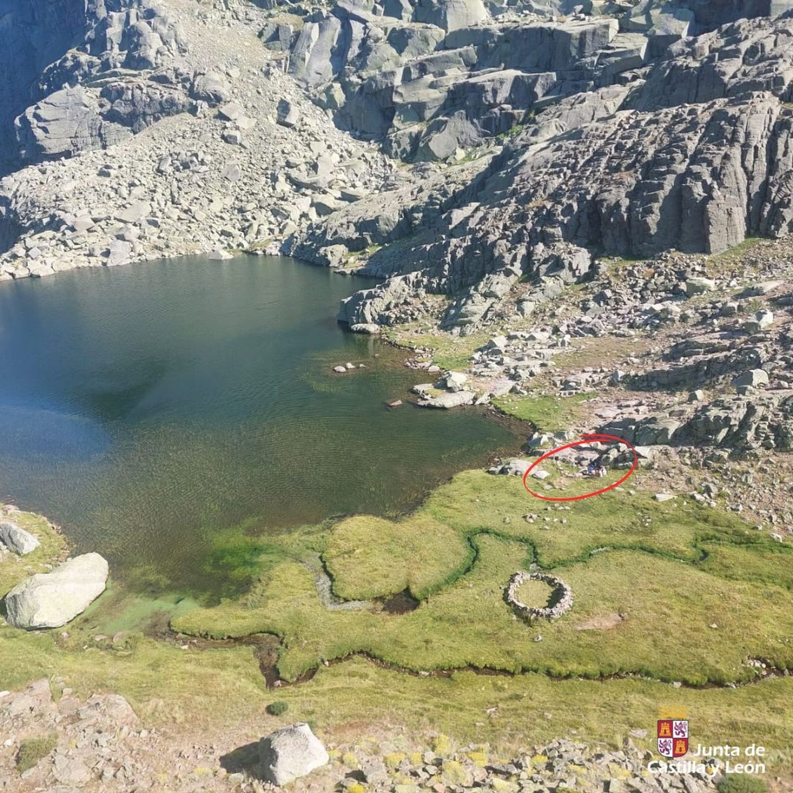 EL GRUPO DE RESCATE DE LA JUNTA DE CASTILLA Y LEÓN AUXILIA A UNA SENDERISTA HERIDA EN LAS LAGUNAS DEL TRAMPAL EL GRUPO DE RESCATE DE LA JUNTA DE CASTILLA Y LEÓN AUXILIA A UNA SENDERISTA HERIDA EN LAS LAGUNAS DEL TRAMPAL