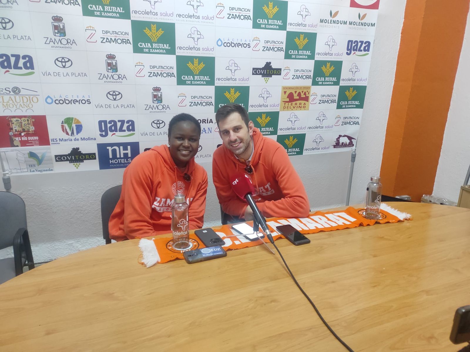 Raúl Pérez y Fatou Pouye en rueda de prensa previa Celta