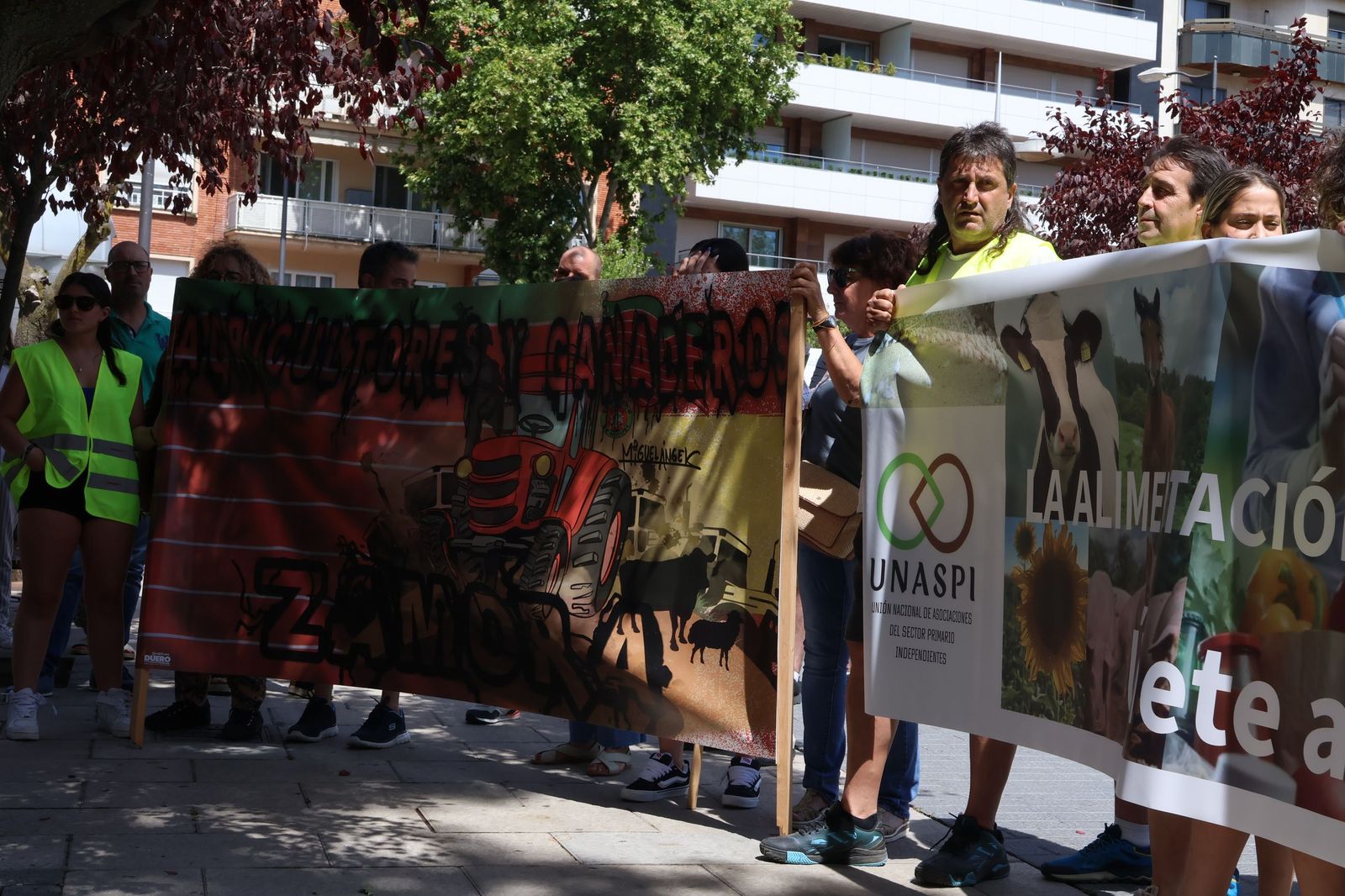 Marcha silenciosa en homenaje a David Lafoz (24).JPG