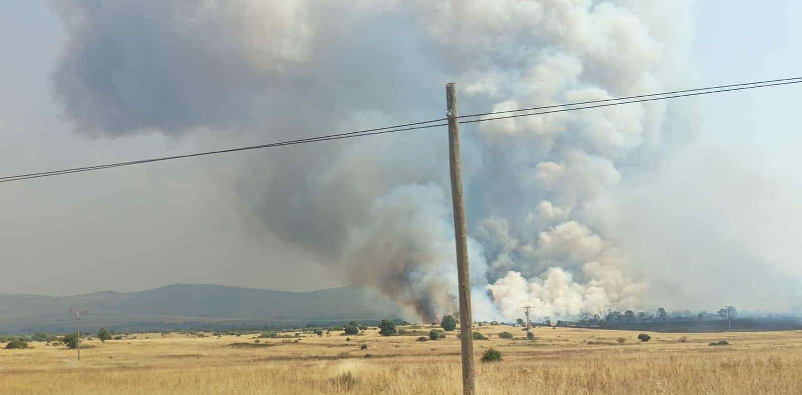 Incendio entre Pobladura de Aliste y Mahíde