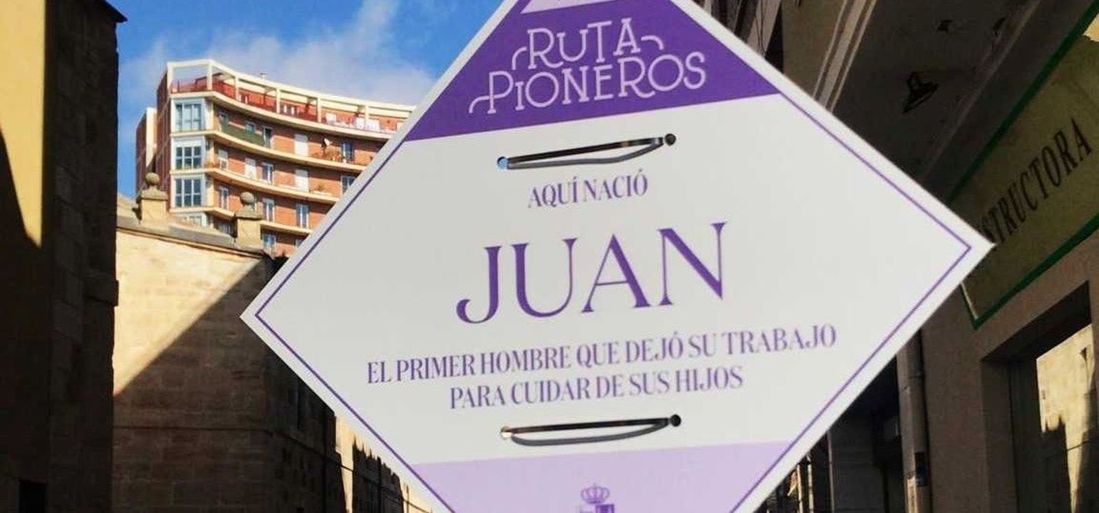 Imagen de una de las señales ubicadas con motivo del 8M