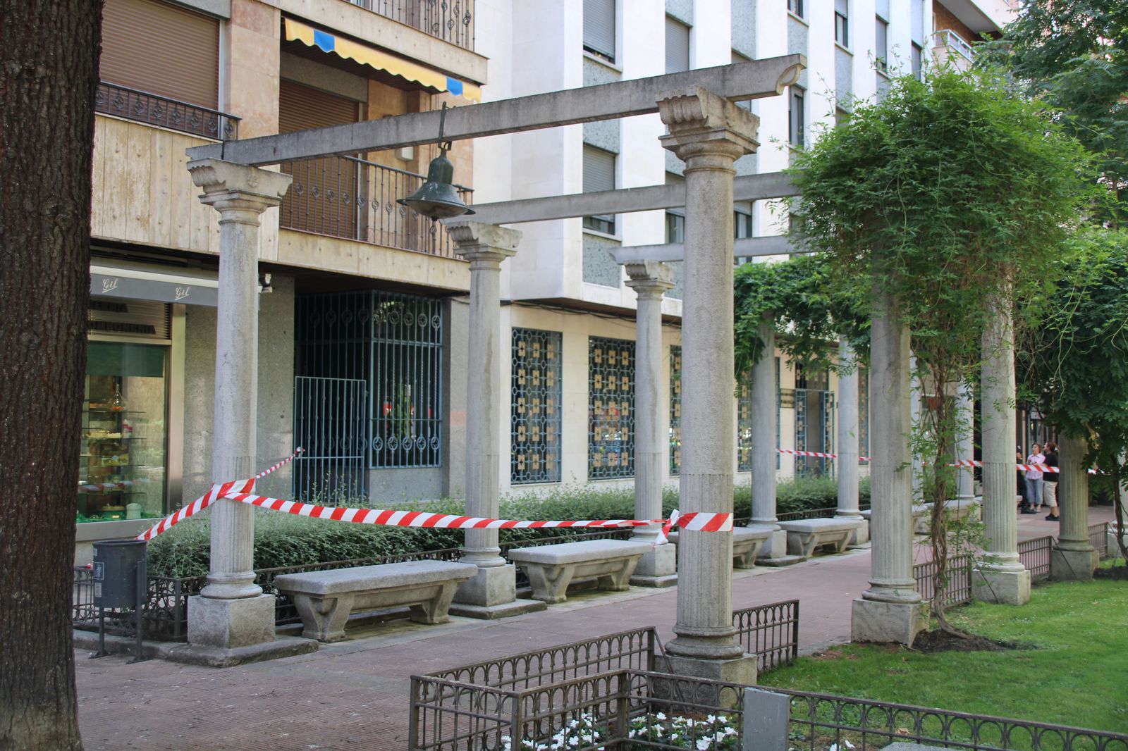 intervencion-de-los-bomberos-en-un-edificio-del-paseo-de-carmelitas-2