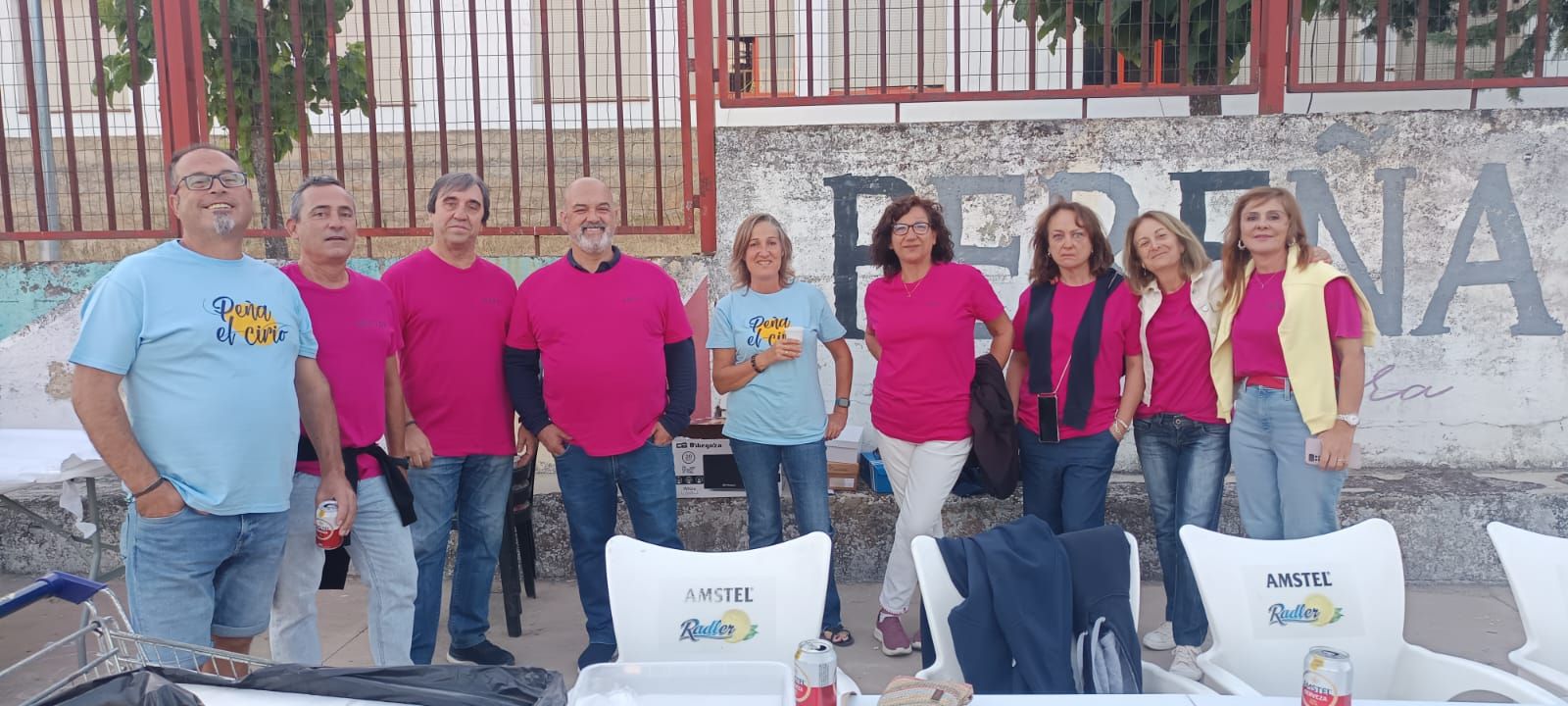 Los vecinos de Pereña de la Ribera se van de cena popular