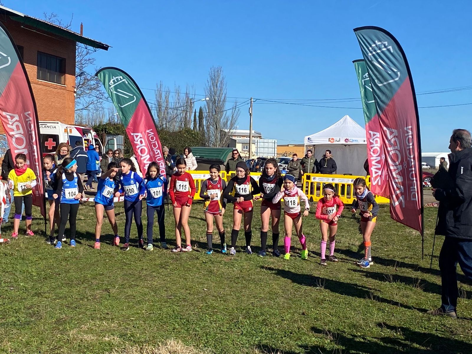 Salida sub12 femenina de la primera jornada campo a través de los Juegos Escolares Salida sub12 femenina de la primera jornada campo a través de los Juegos Escolares