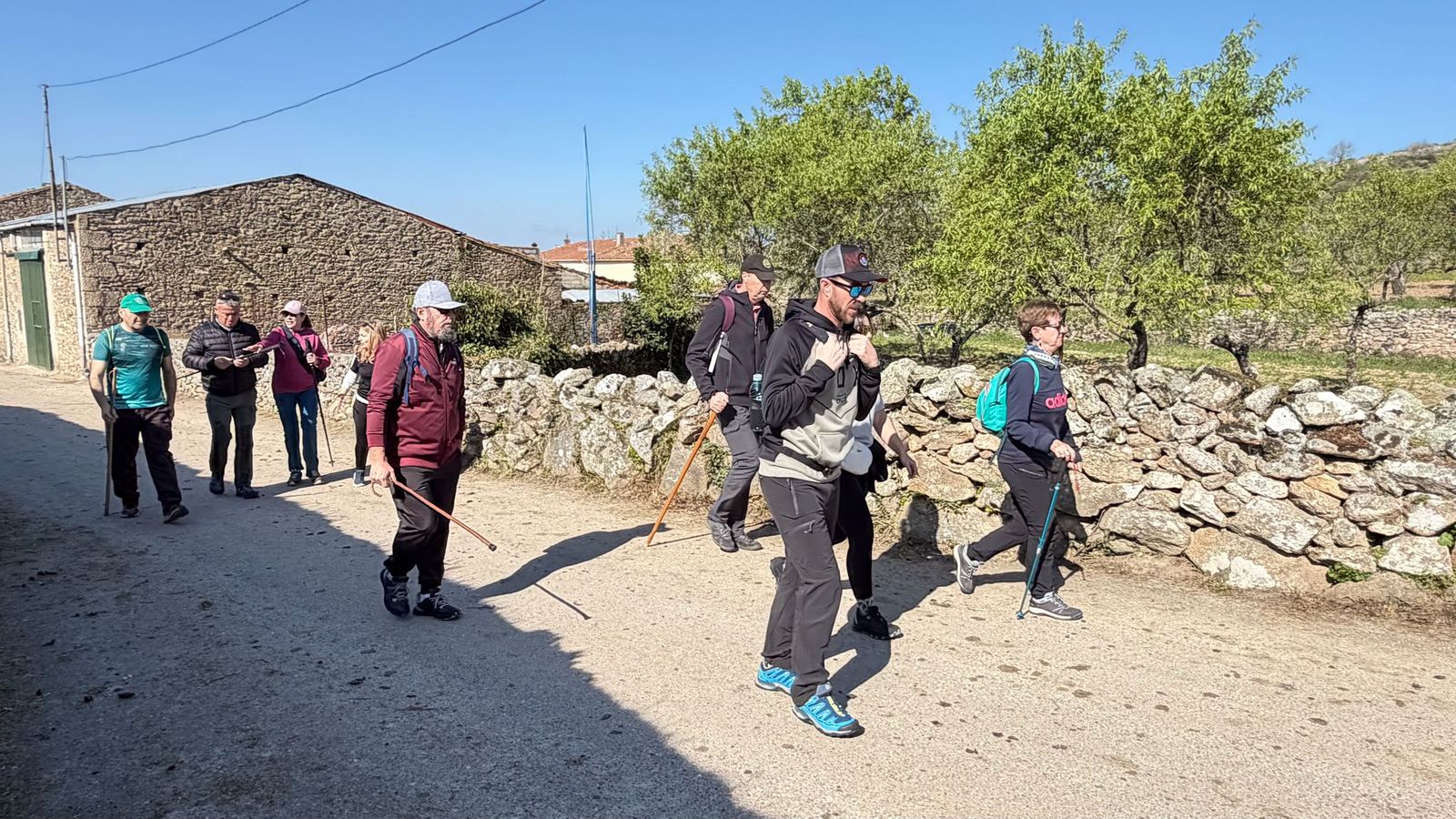 Marcha senderiesta mieza