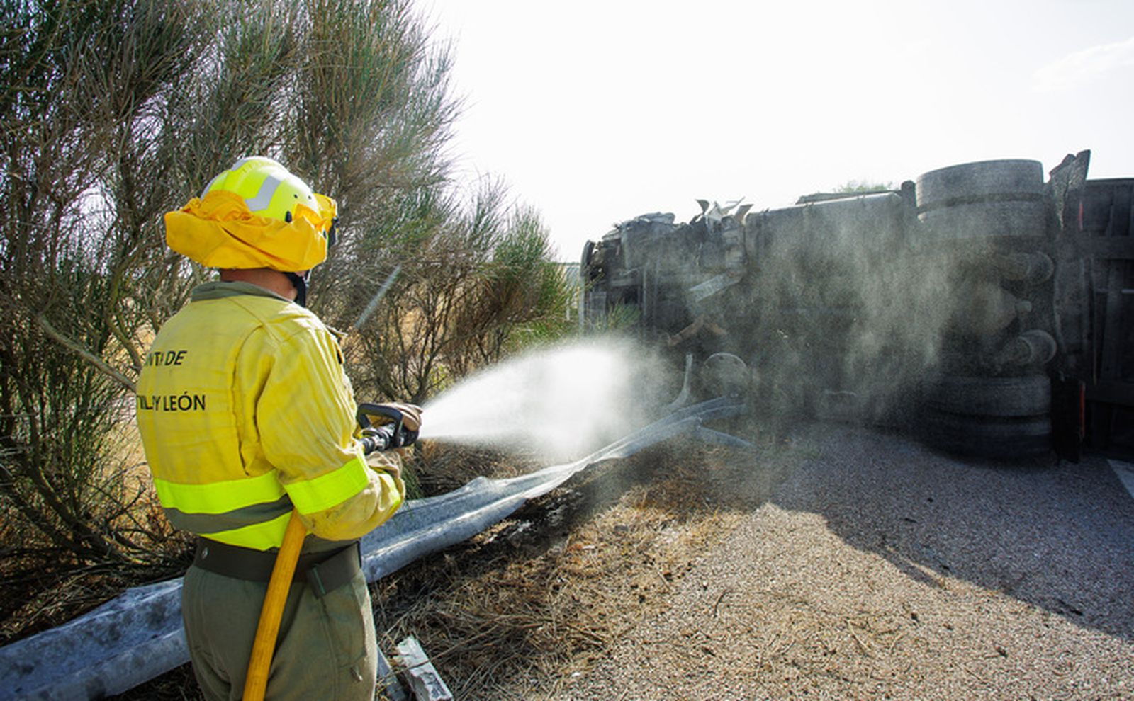 Cortada la A 62 por la salida de vía de un camión a la altura del polígono Las Viñas en Ciudad Rodrigo