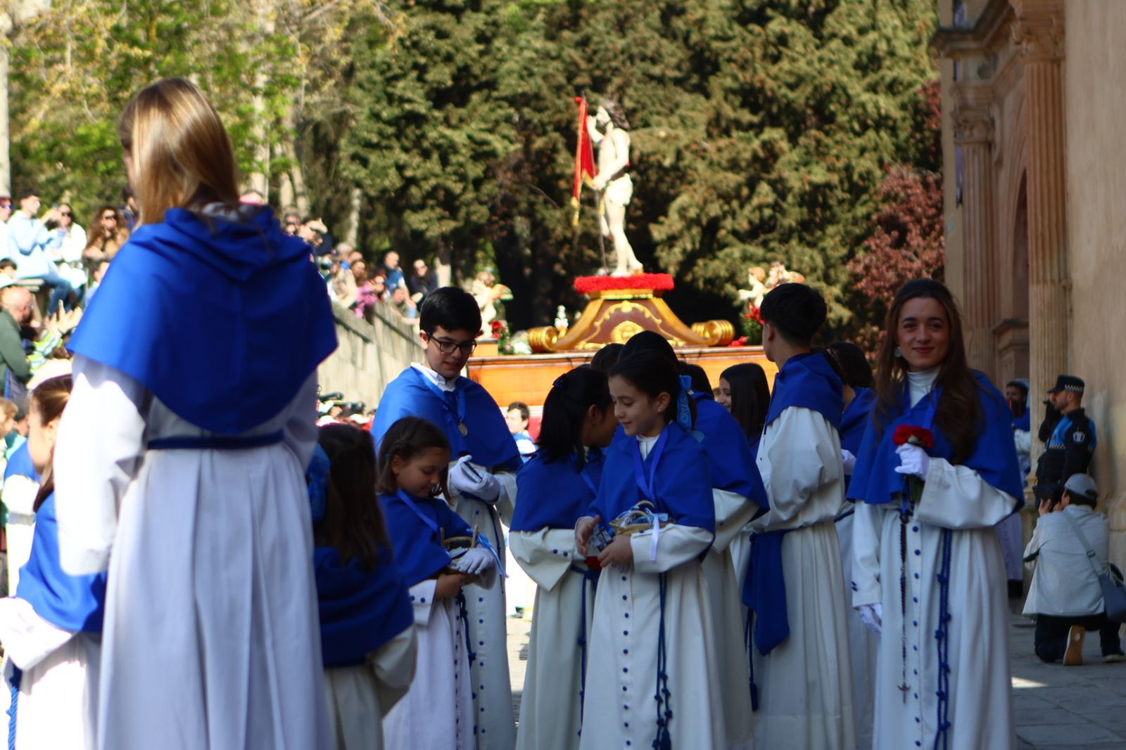 Procesión del encuentro de Nuestra Señora de la Alegría y Jesús Resucitado en el Domingo de Resurrección en Salamanca