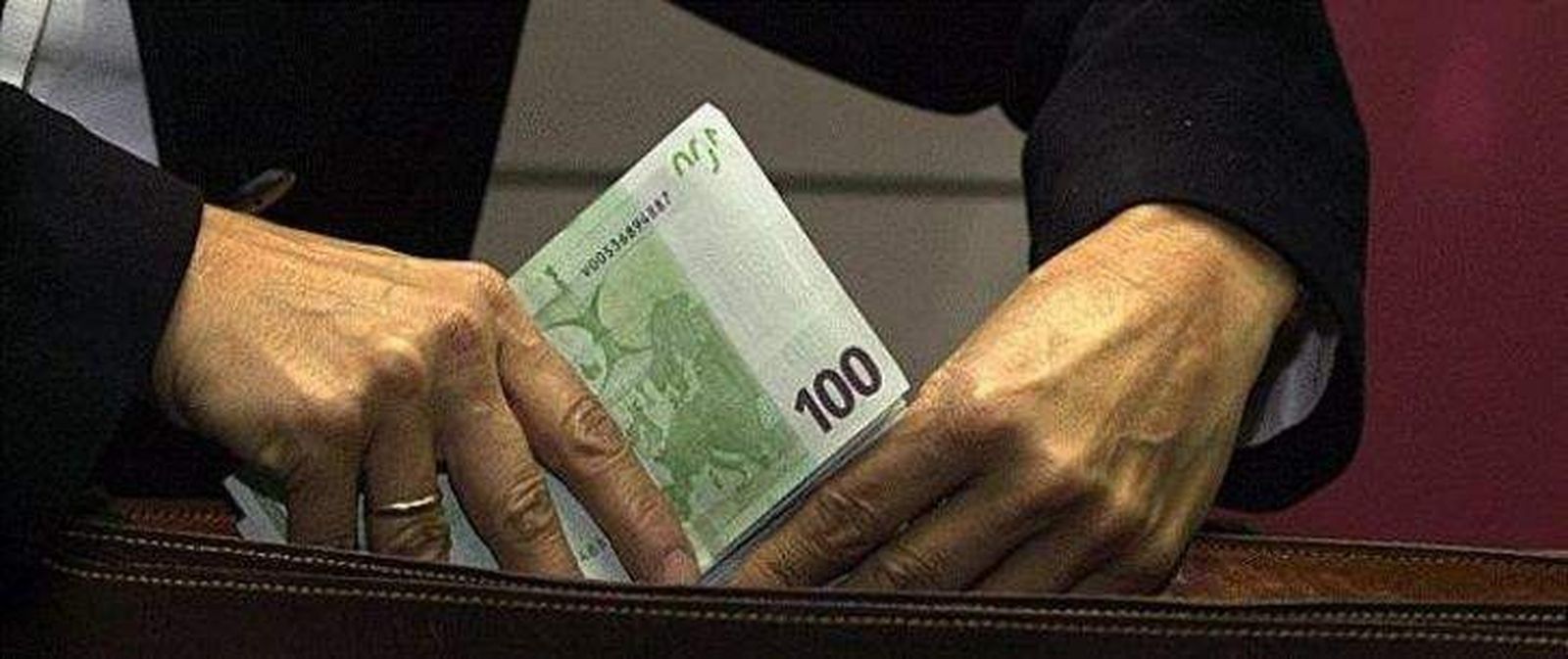 Abono de facturas. Archivo.