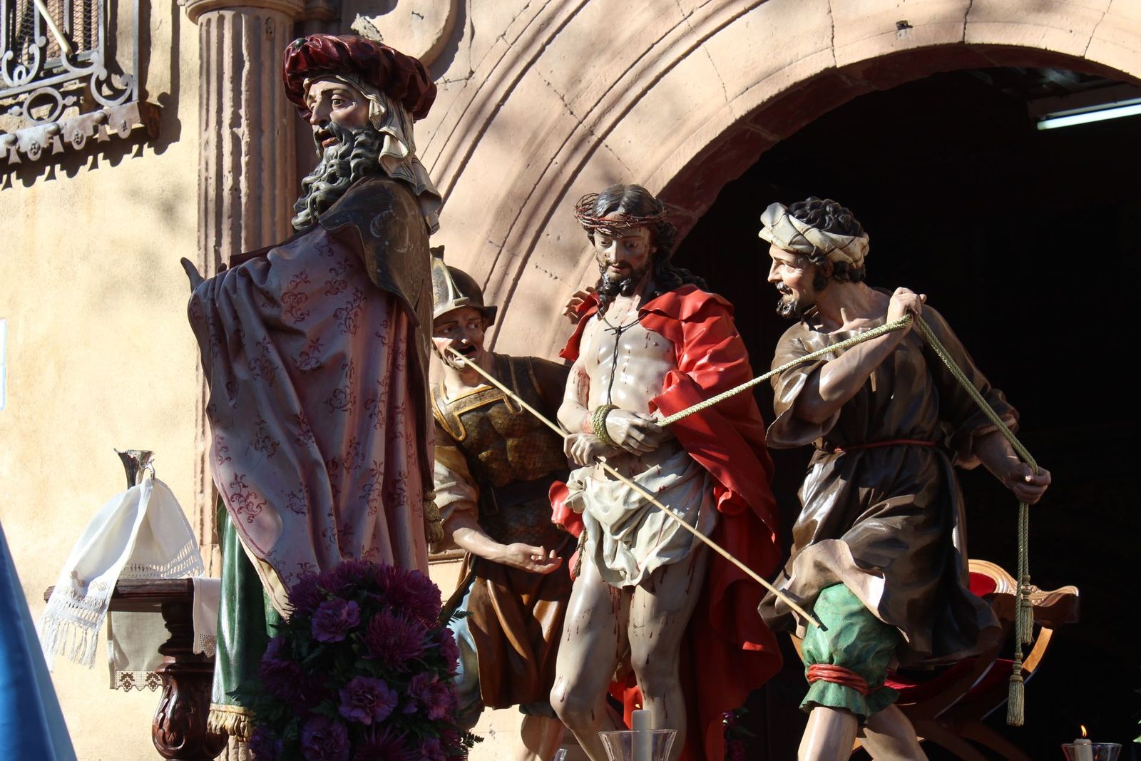 Inicio de la procesión del Santo Entierro, en Salamanca. Foto Carlos H.G