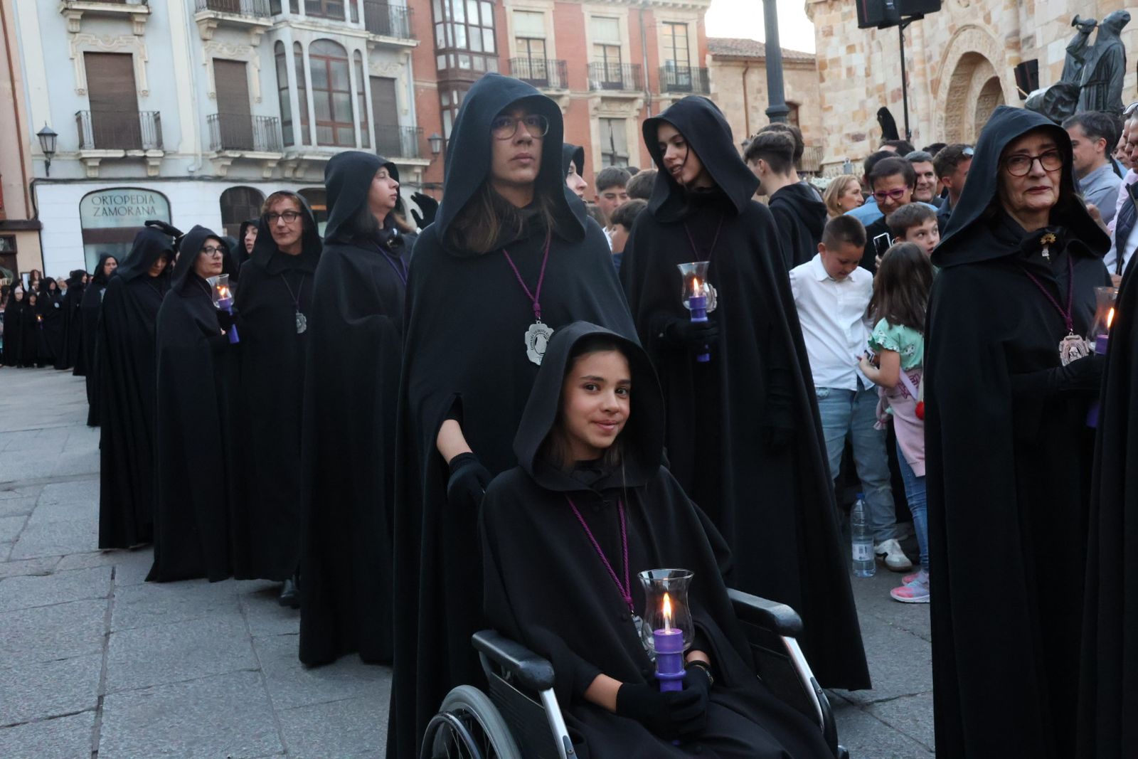 GALERÍA | Revive en imágenes la procesión de la Soledad