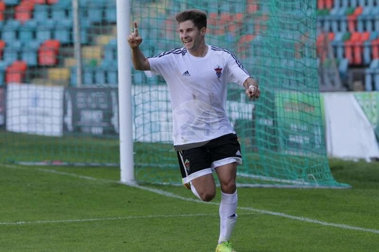 El Béjar Industrial se refuerza con Nacho Sánchez