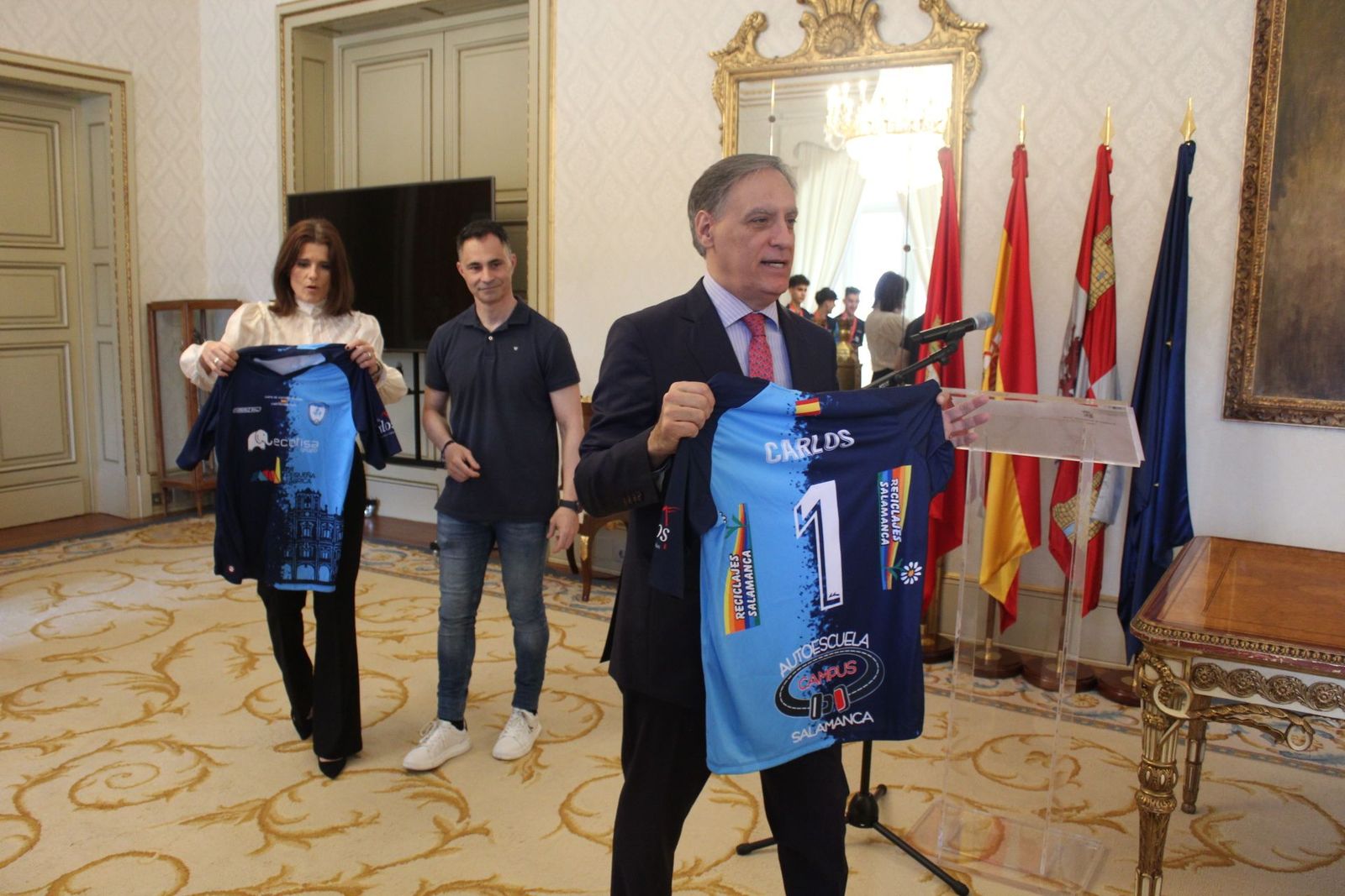 El alcalde recibe a los subcampeones de España, Unionistas FS Salamanca.