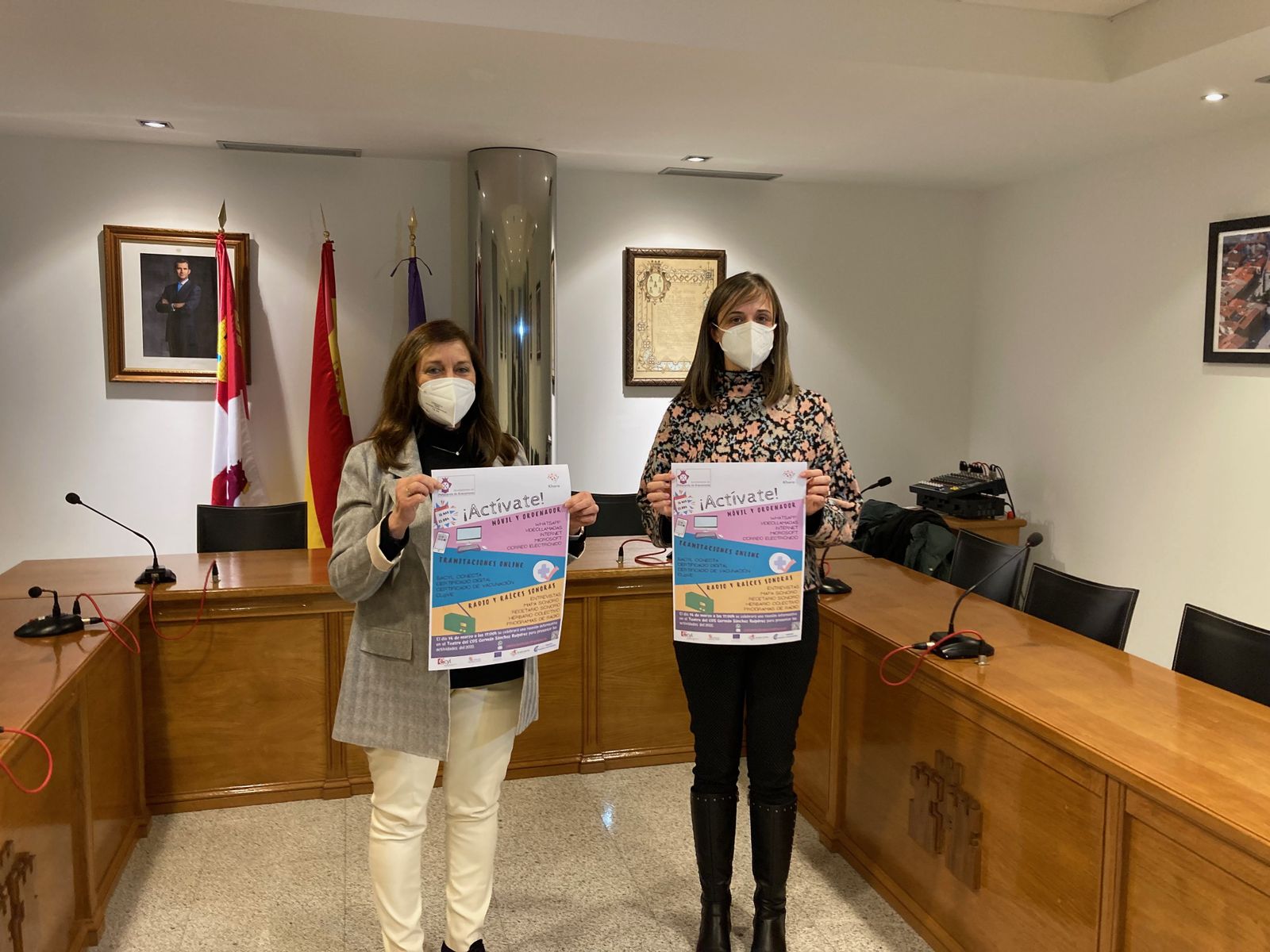 La alcaldesa de Peñaranda, Carmen Ávila de Manueles, y la concejala de Cultura, Fátima Manzano, han presentado el programa