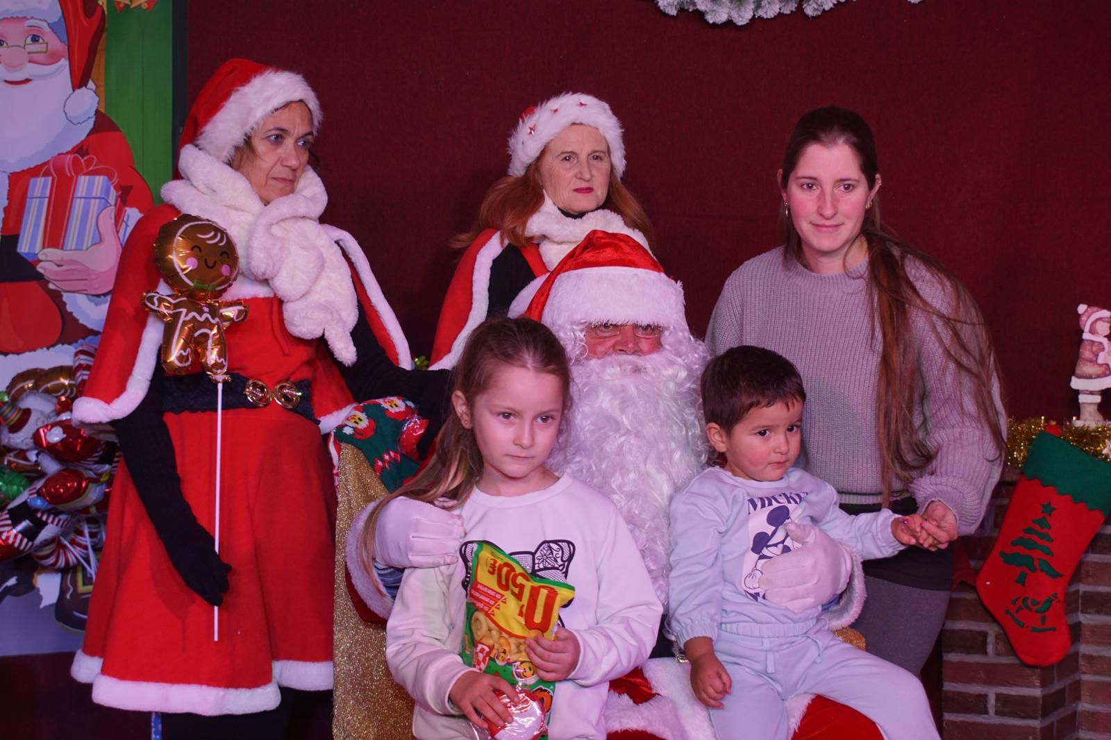 El Encinar recibe la visita de Papa Noel