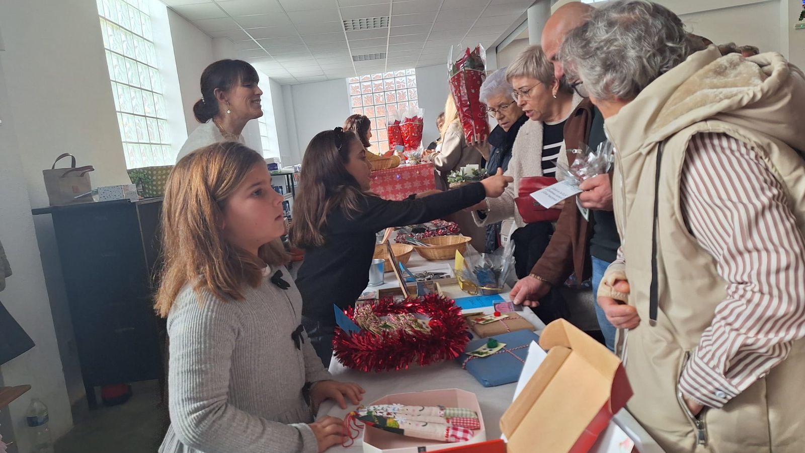 Mercadillo solidario de Navidad en Villoria con productos artesanales