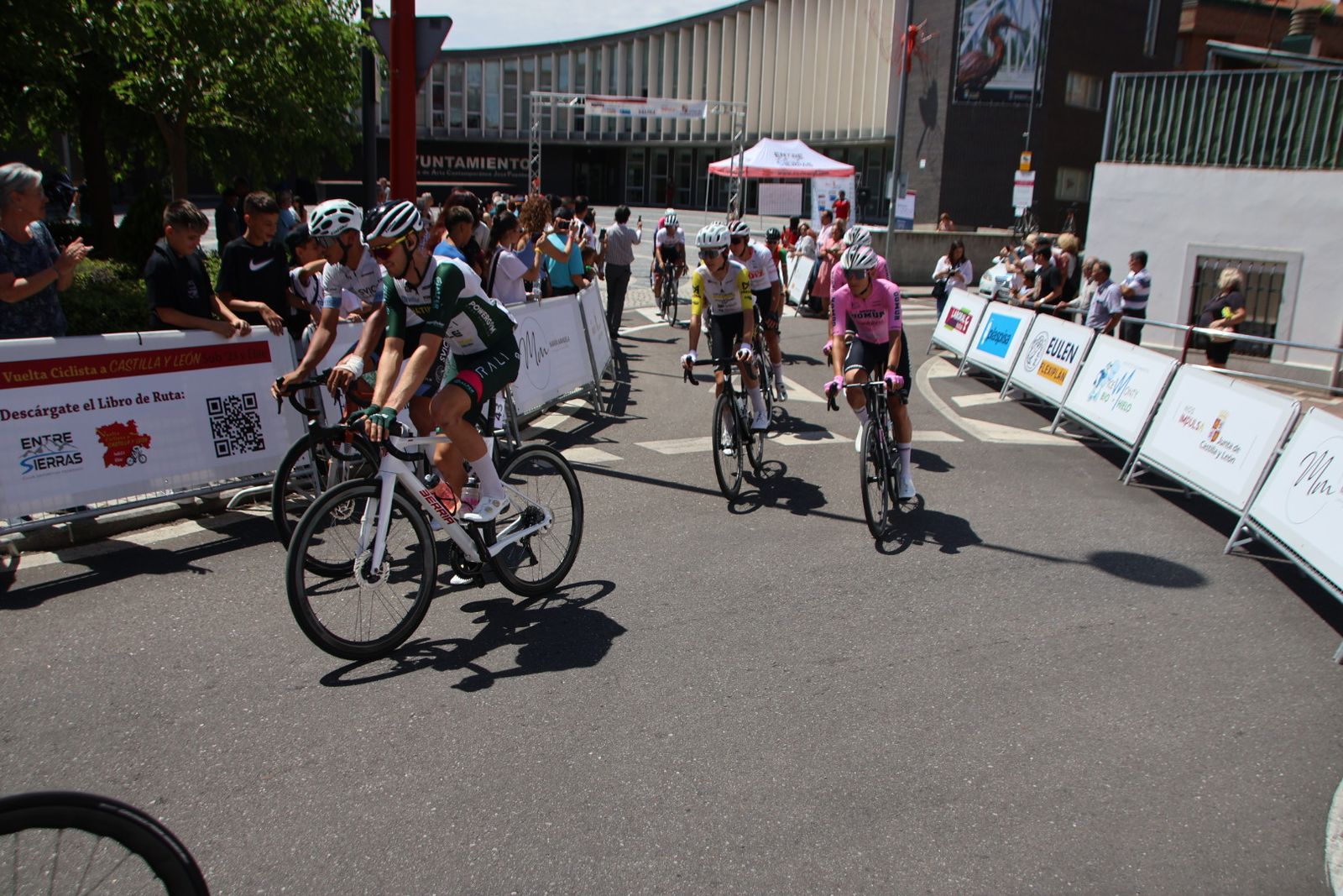 Salida II Vuelta Ciclista a Castilla y León Sub-23 y Élite