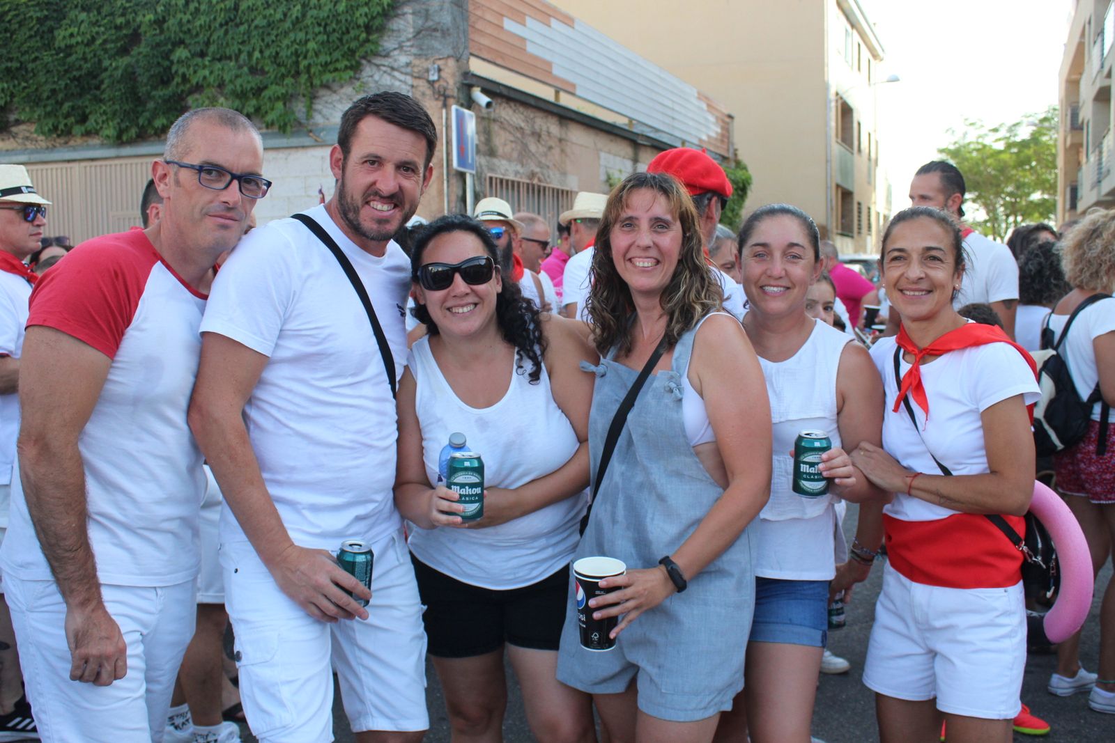 Castellanos de Moriscos. Paseo de peñas con la temática “Viva San Fermín”