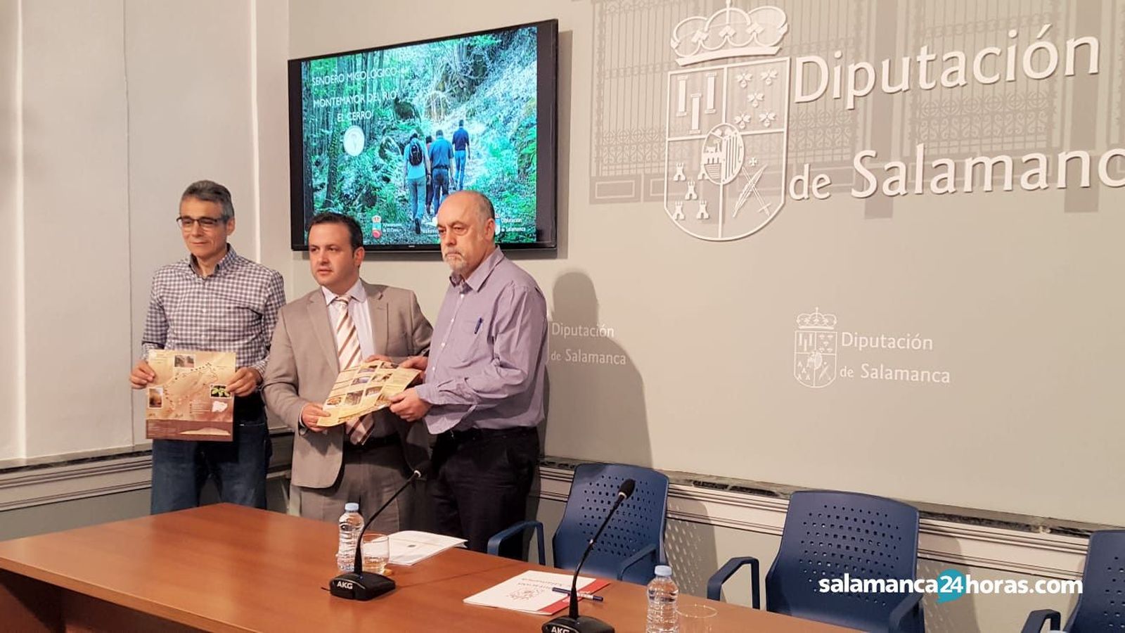 Cd278cd0 1a72 4d52 b945 d1ede3fe2931