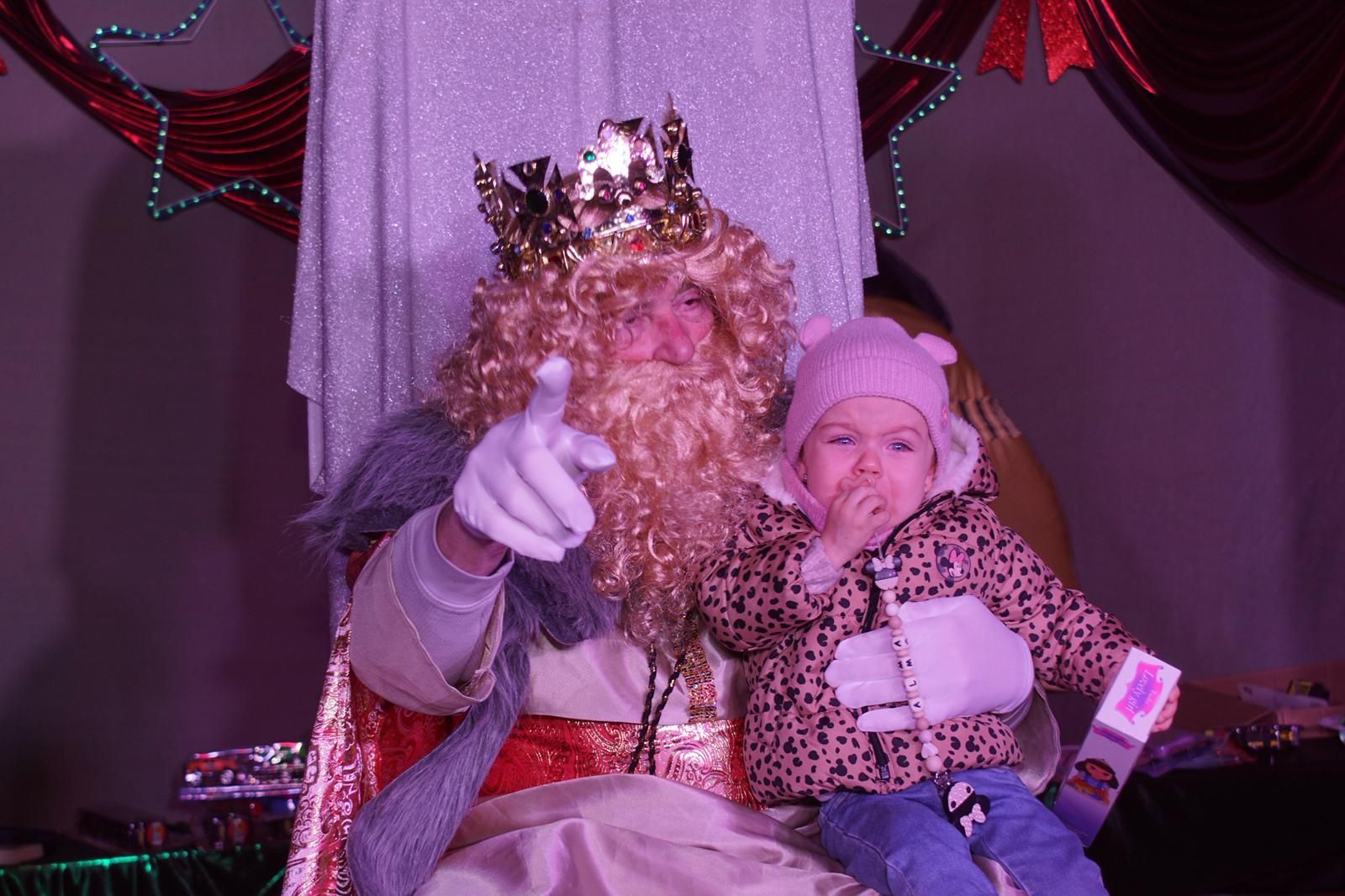 Los Reyes Magos reciben las cartas de los niños de El Encinar