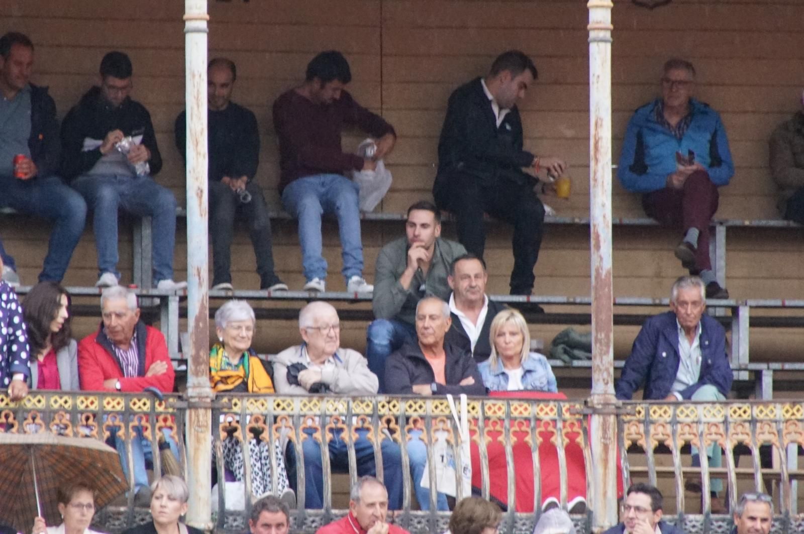 ambiente-en-el-patio-de-cuadrillas-de-la-glorieta-para-ver-a-sergio-galan-diego-ventura-y-guillermo-hermoso-de-mendoza-21-de-septiembre-de-2024-fotos-juanes-83