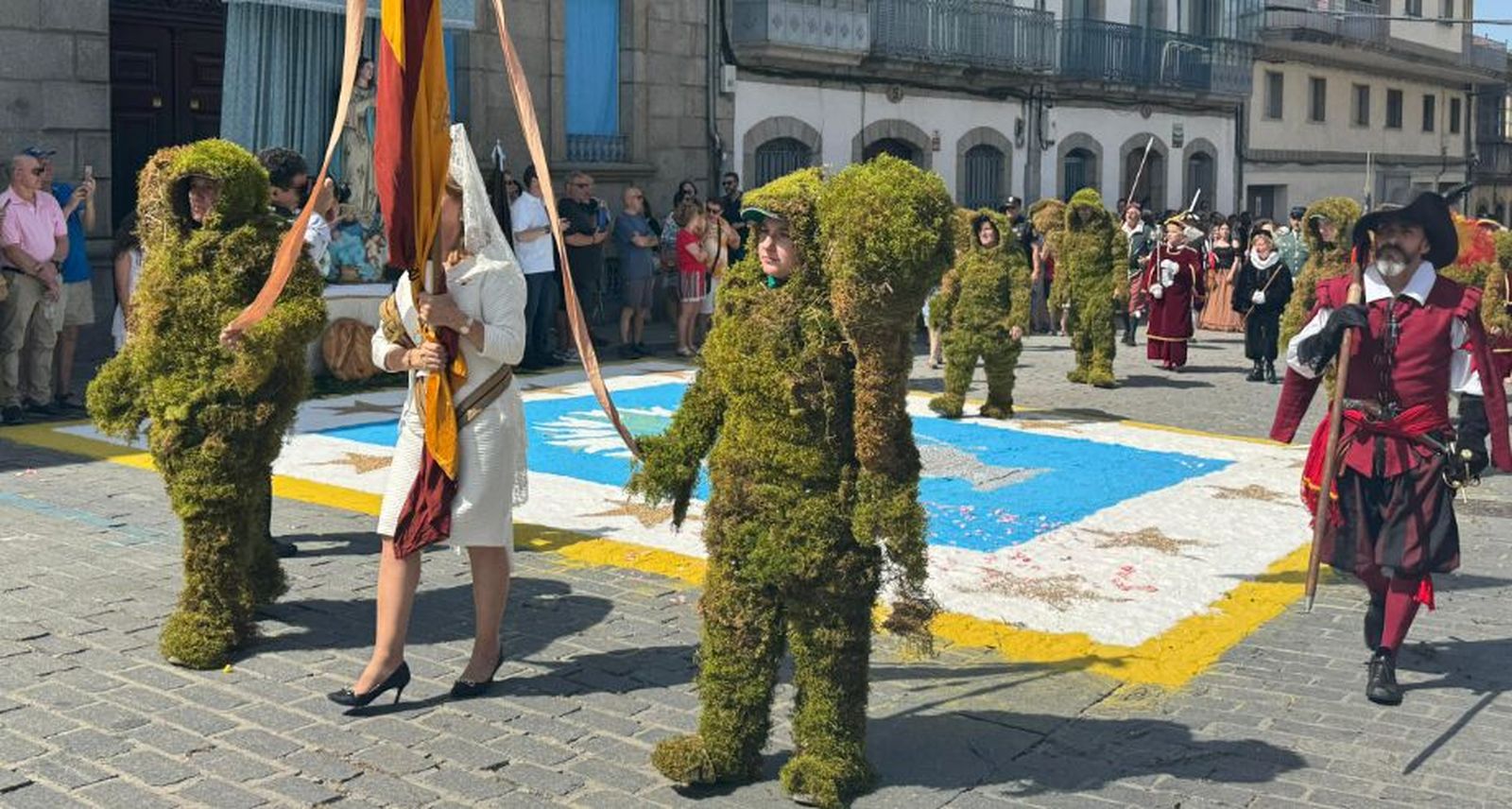 Los Hombres de Musgo procesionan por las calles de Béjar