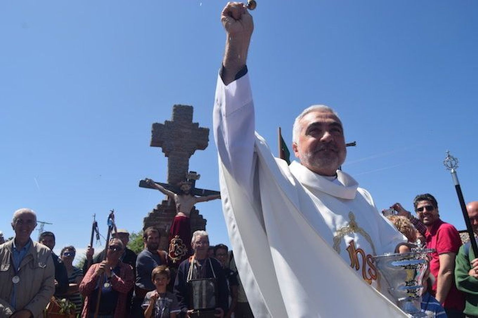 Cientos de personas se van de romería al calor del Cristo de Valderrey