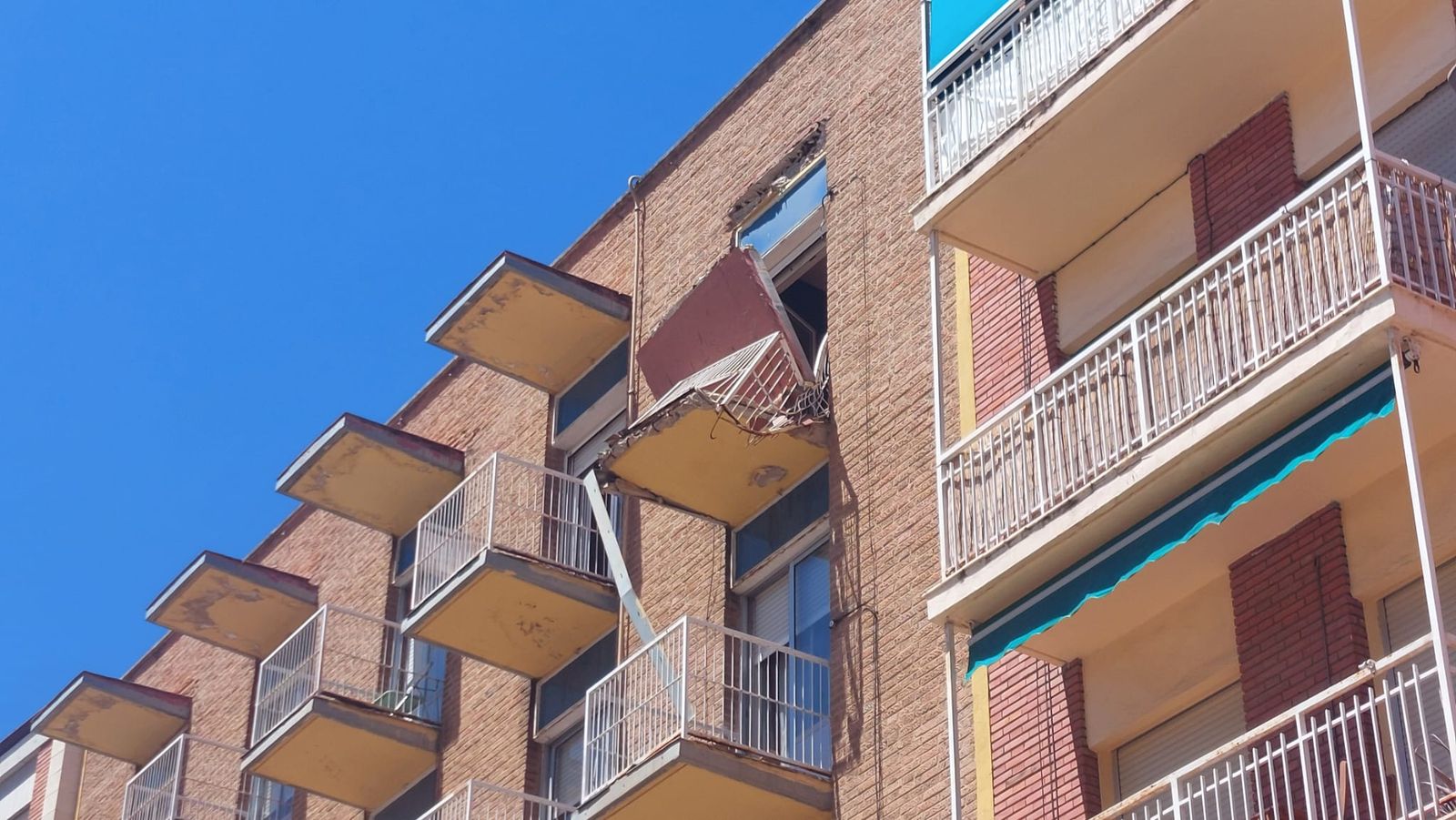 GALERÍA | Se mantiene el despliegue en Pablo Morillo por peligro de desprendimientos