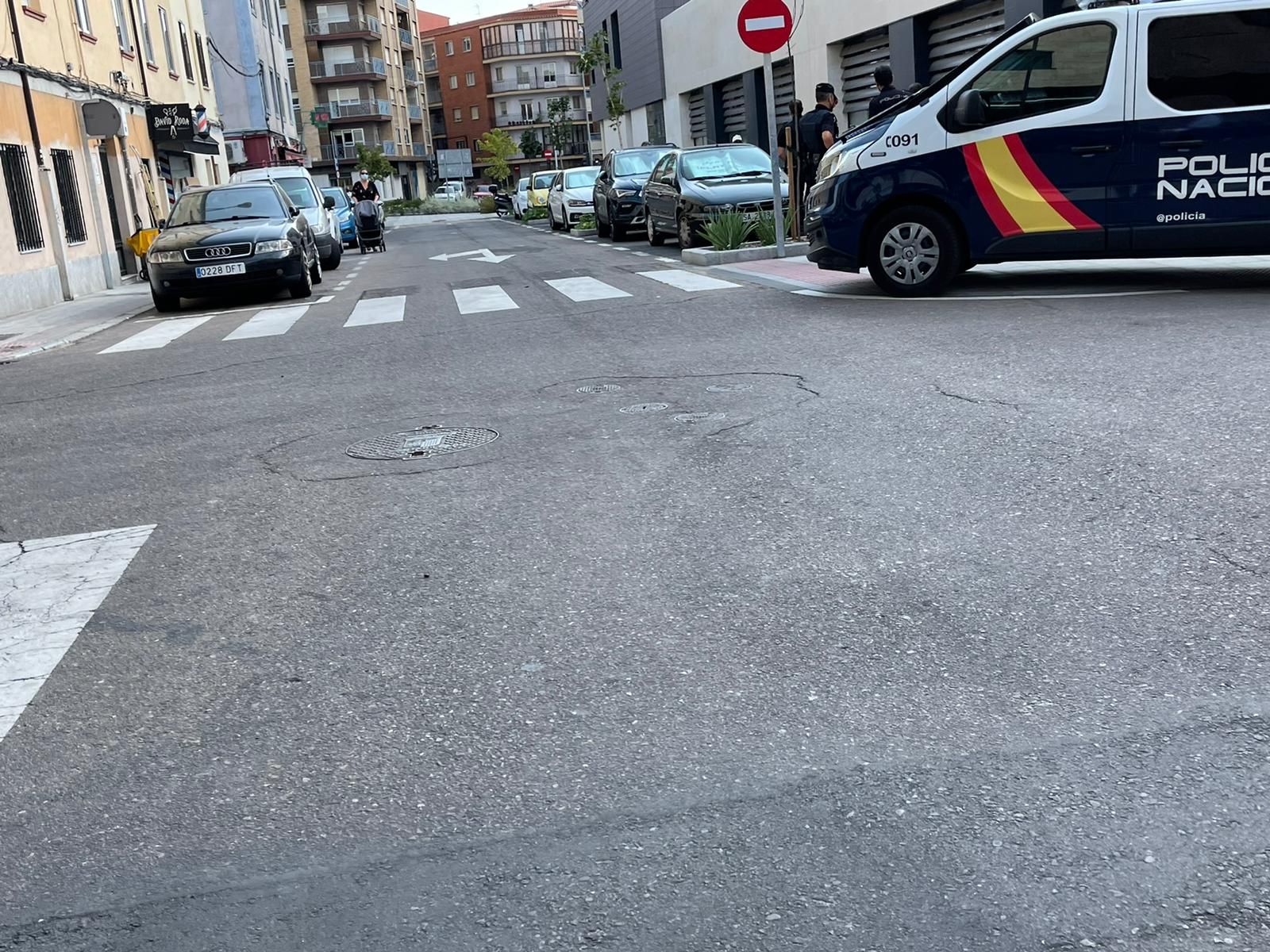 policia-nacional-en-calle-arapiles-4