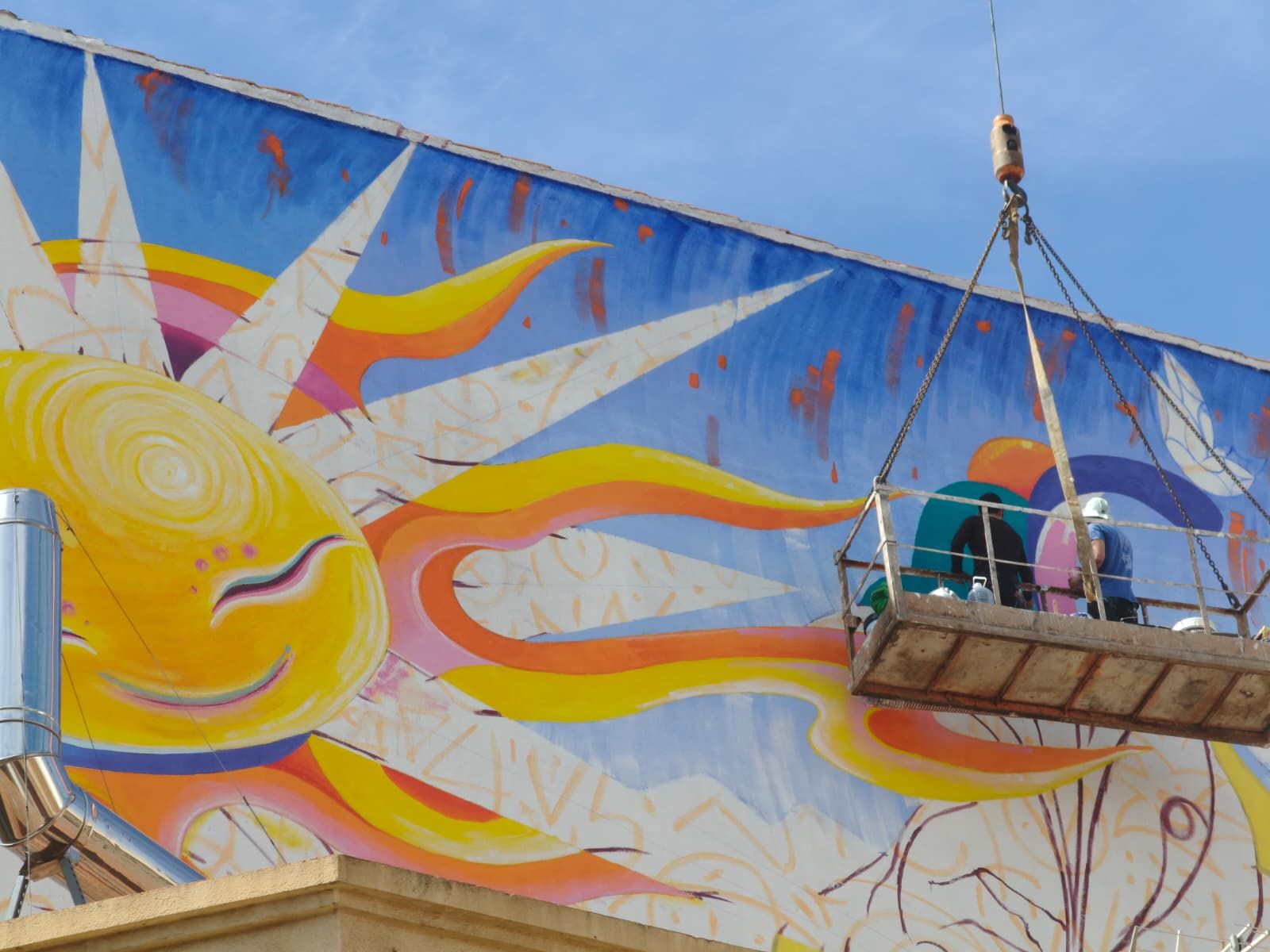 Mural del artista invitado a la Galería Urbana del Barrio del Oeste, Murfin
