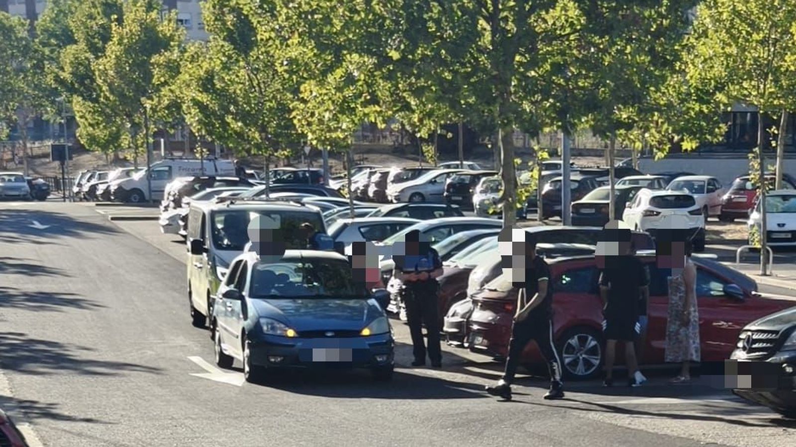 Un accidente con dos vehículos implicados en el parking de la calle Radio
