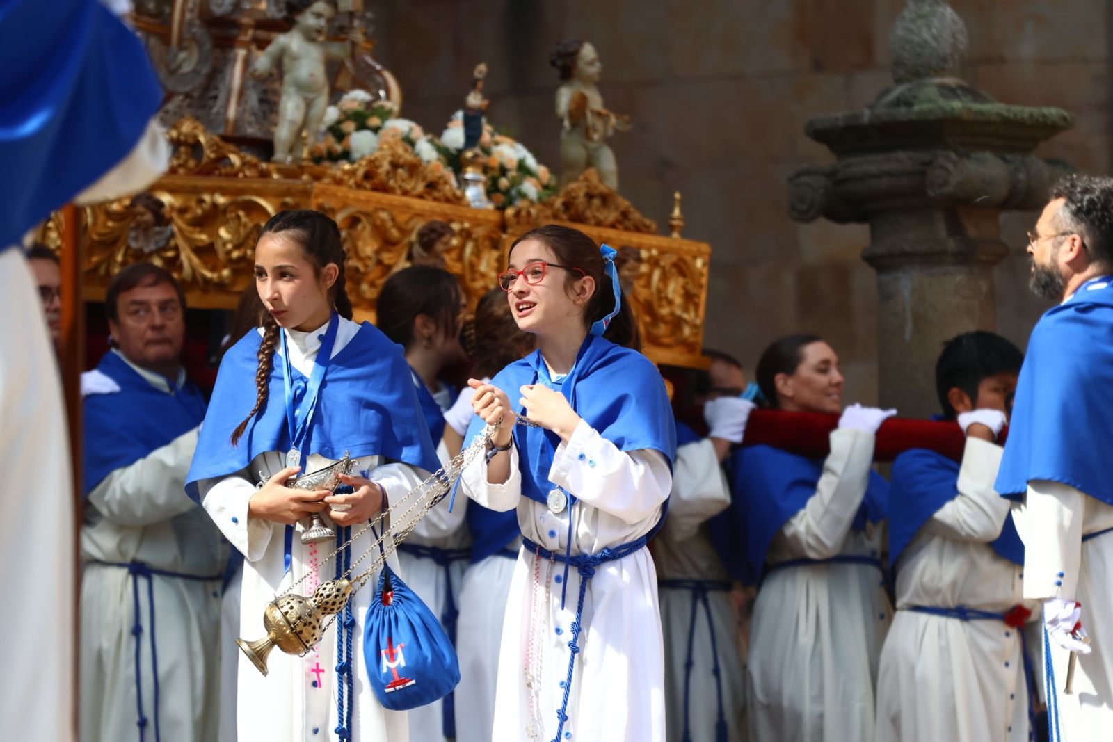 Procesión del encuentro de Nuestra Señora de la Alegría y Jesús Resucitado en el Domingo de Resurrección en Salamanca