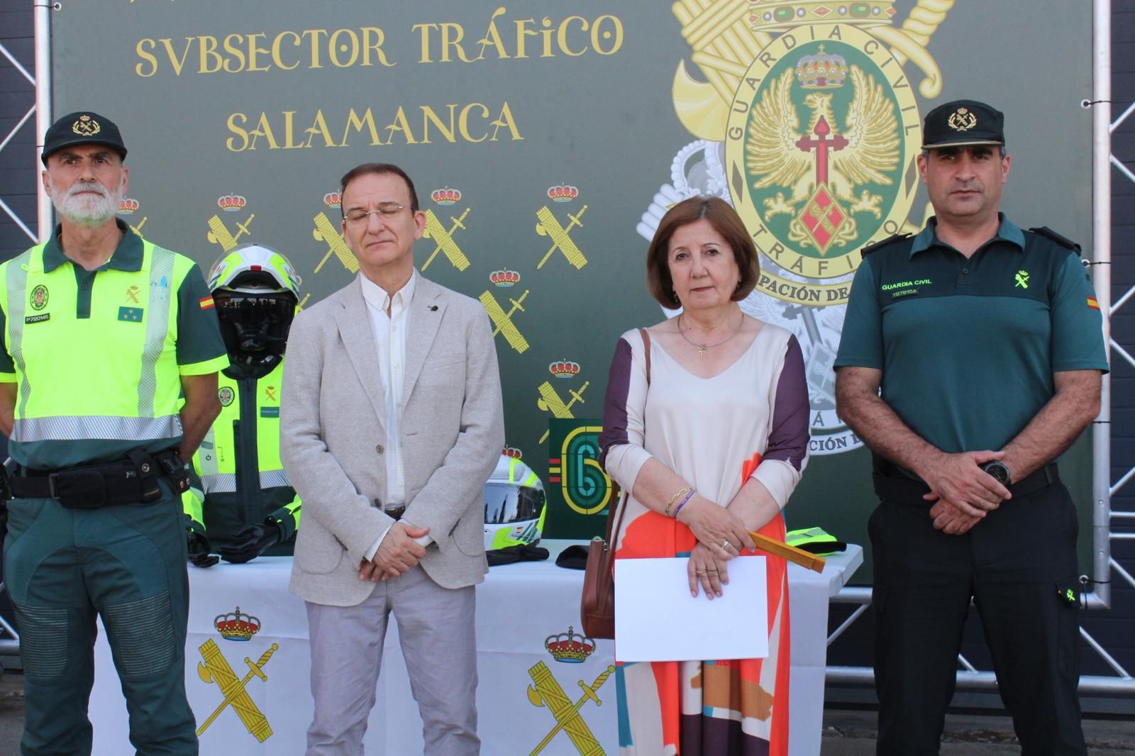 Motos camufladas y chaleco airbag, la nueva cara de la Guardia Civil de Tráfico de Salamanca